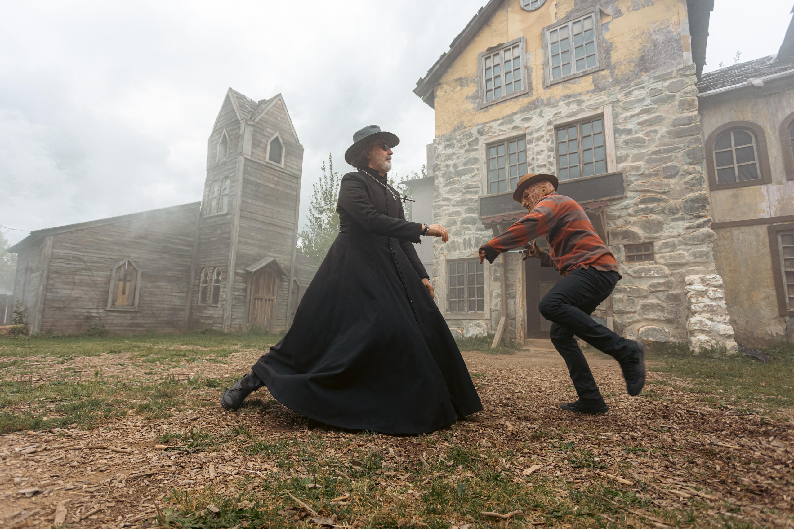 Крематорий. Бэк с клипа «Бар под дулом револьвера». Фотограф Сонкина Татьяна