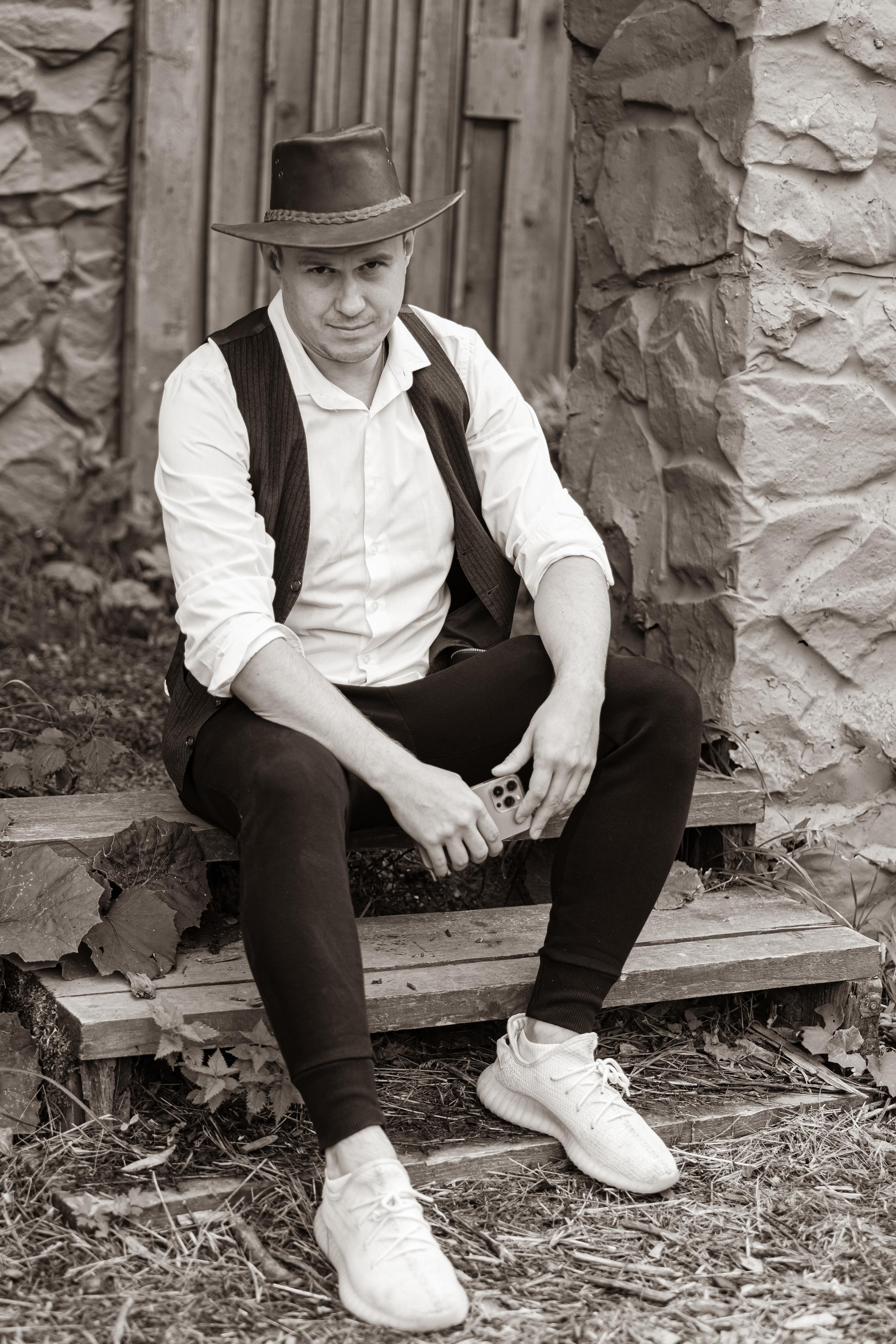 Крематорий. Бэк с клипа «Бар под дулом револьвера». Фотограф Сонкина Татьяна