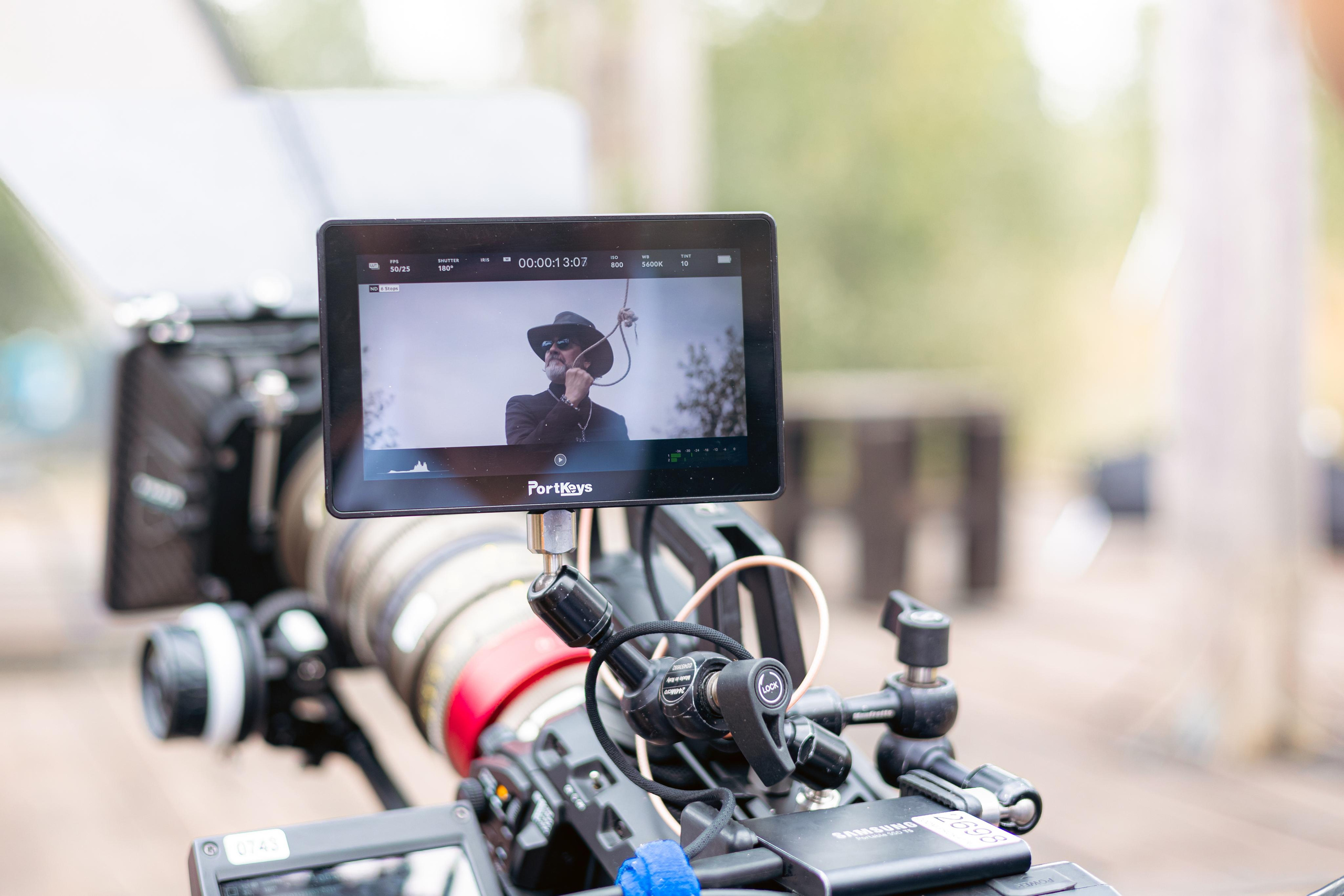 Крематорий. Бэк с клипа «Бар под дулом револьвера». Фотограф Сонкина Татьяна