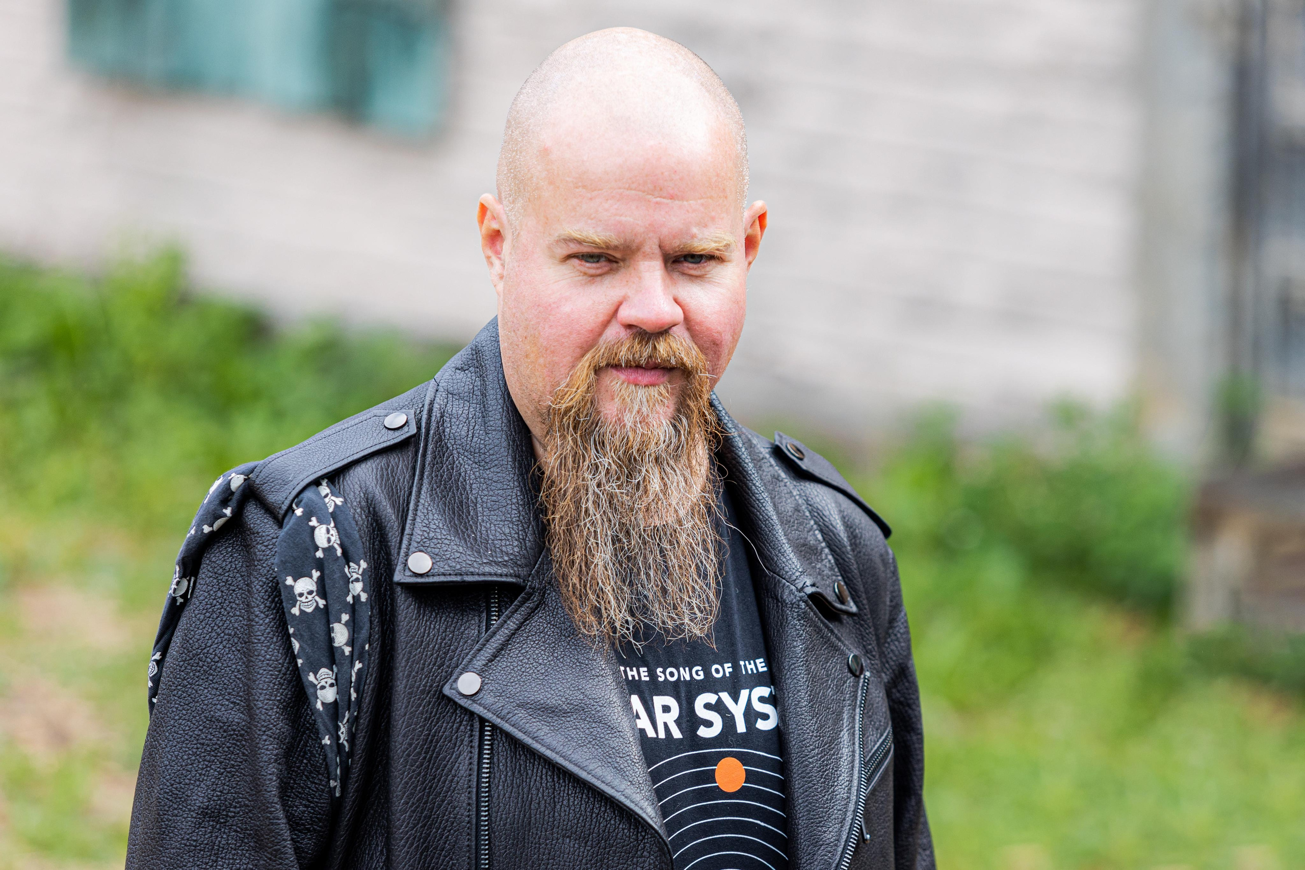 Крематорий. Бэк с клипа «Бар под дулом револьвера». Фотограф Сонкина Татьяна