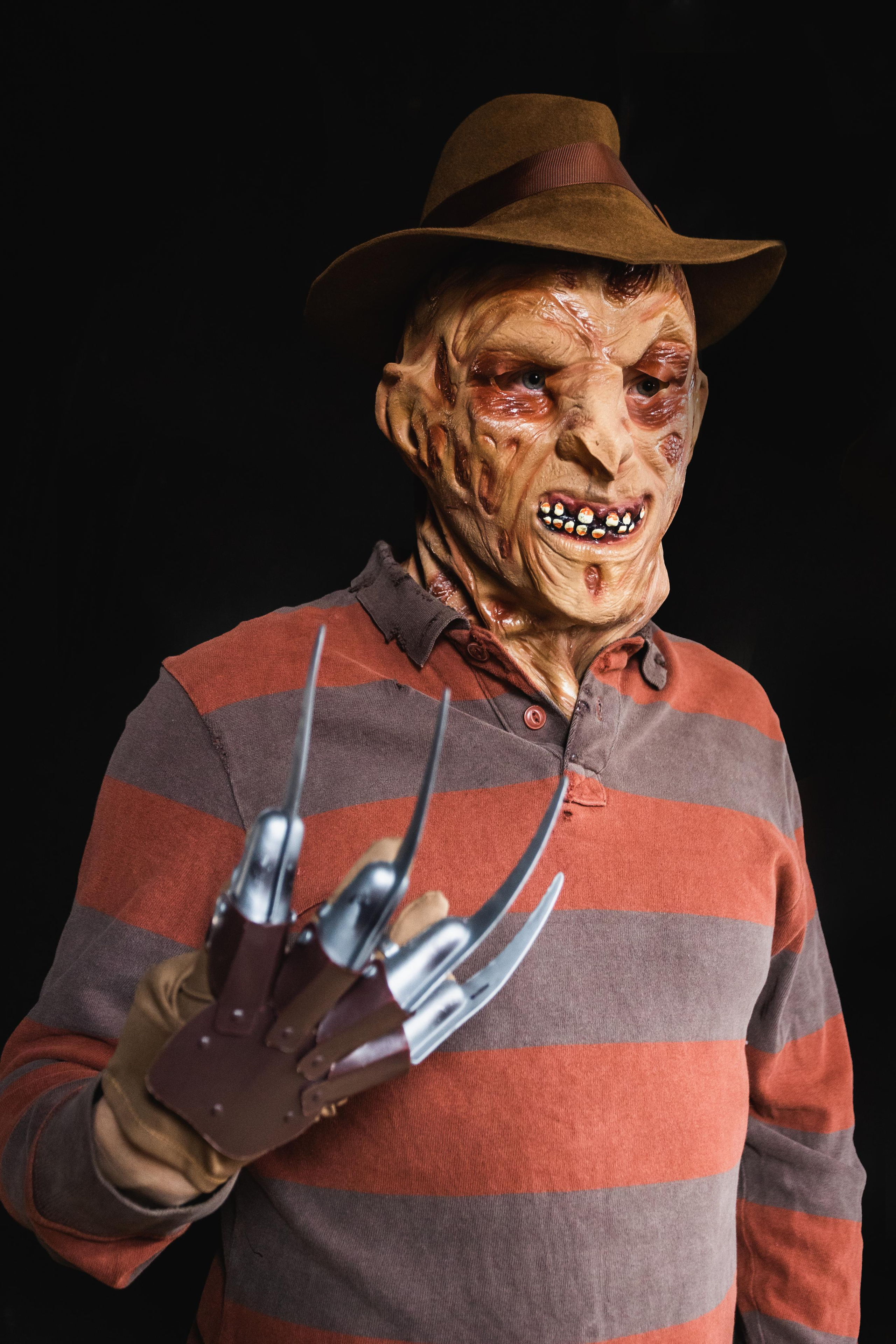 Крематорий. Бэк с клипа «Бар под дулом револьвера». Фотограф Сонкина Татьяна