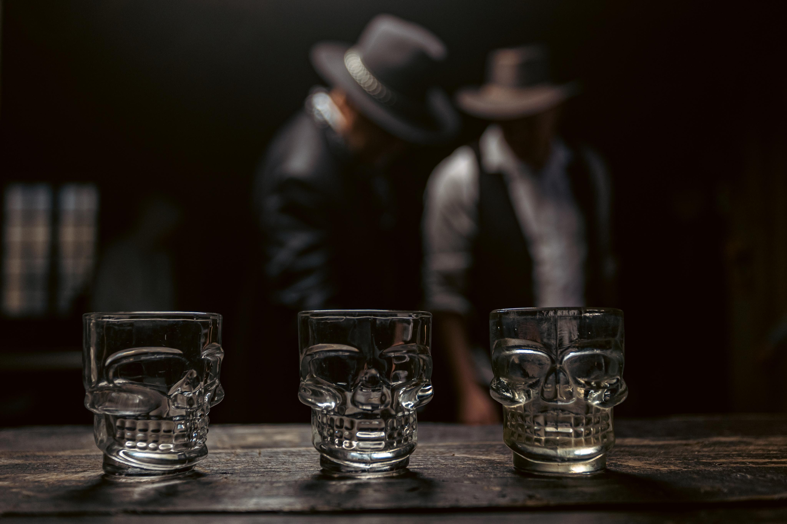 Крематорий. Бэк с клипа «Бар под дулом револьвера». Фотограф Сонкина Татьяна