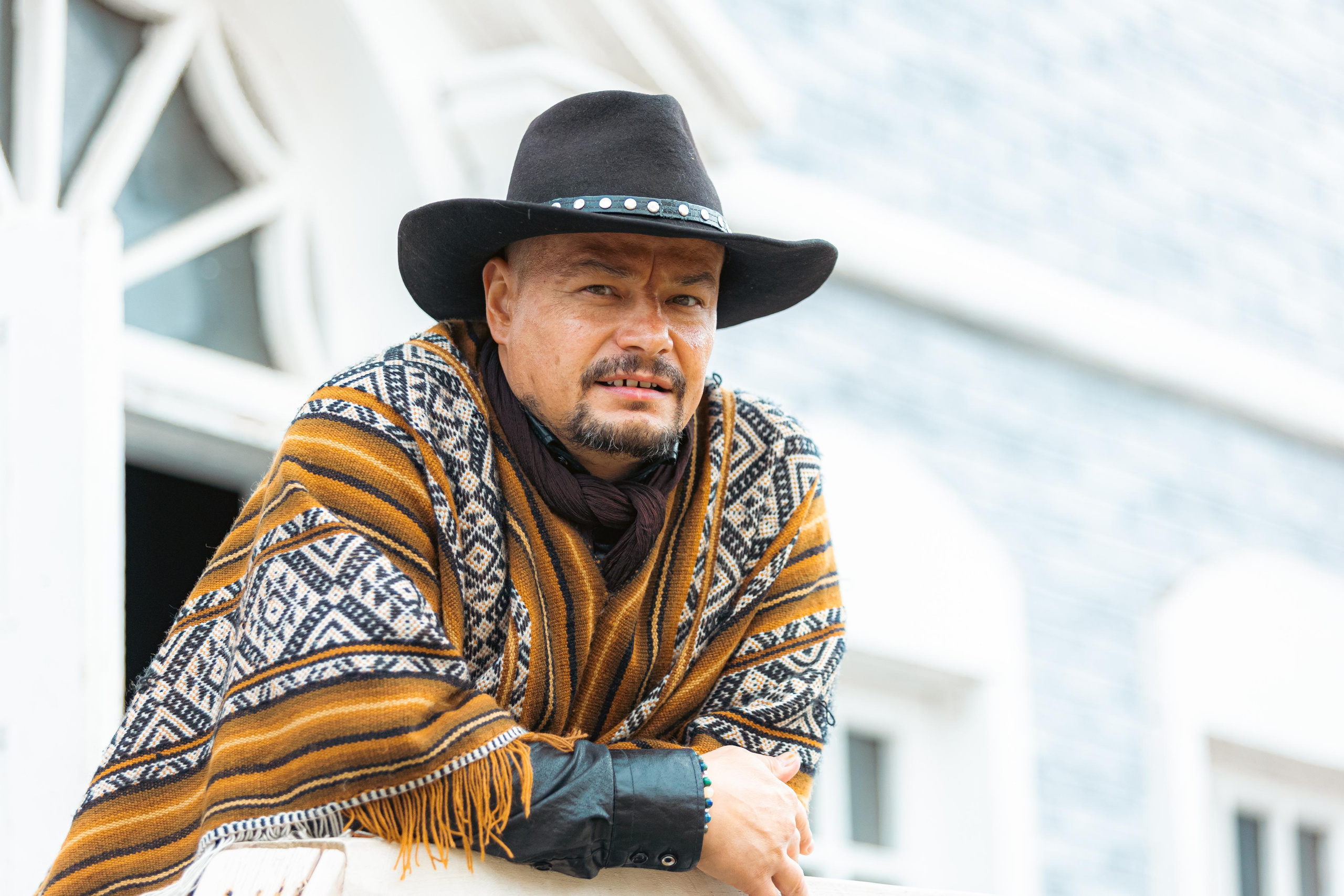Крематорий. Бэк с клипа «Бар под дулом револьвера». Фотограф Сонкина Татьяна