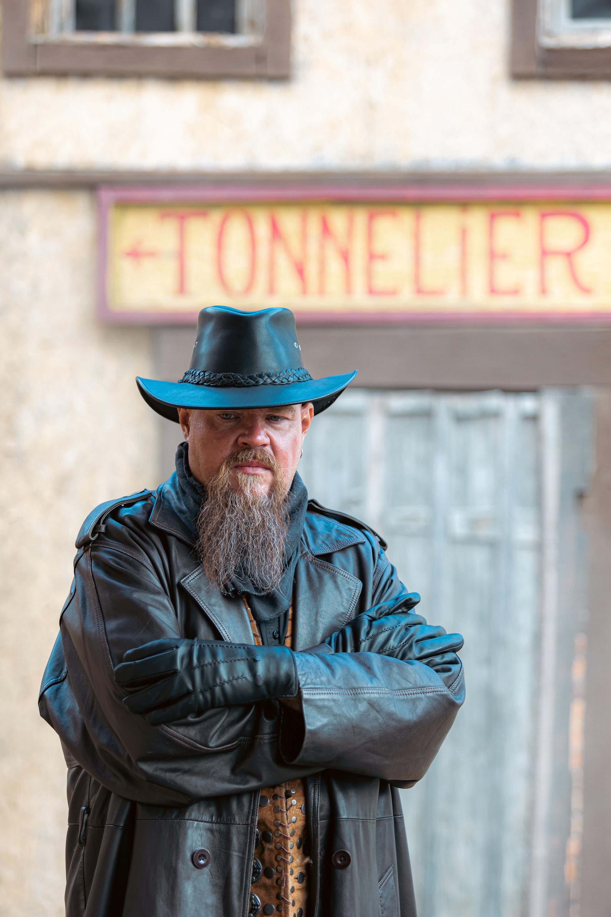 Крематорий. Бэк с клипа «Бар под дулом револьвера». Фотограф Сонкина Татьяна