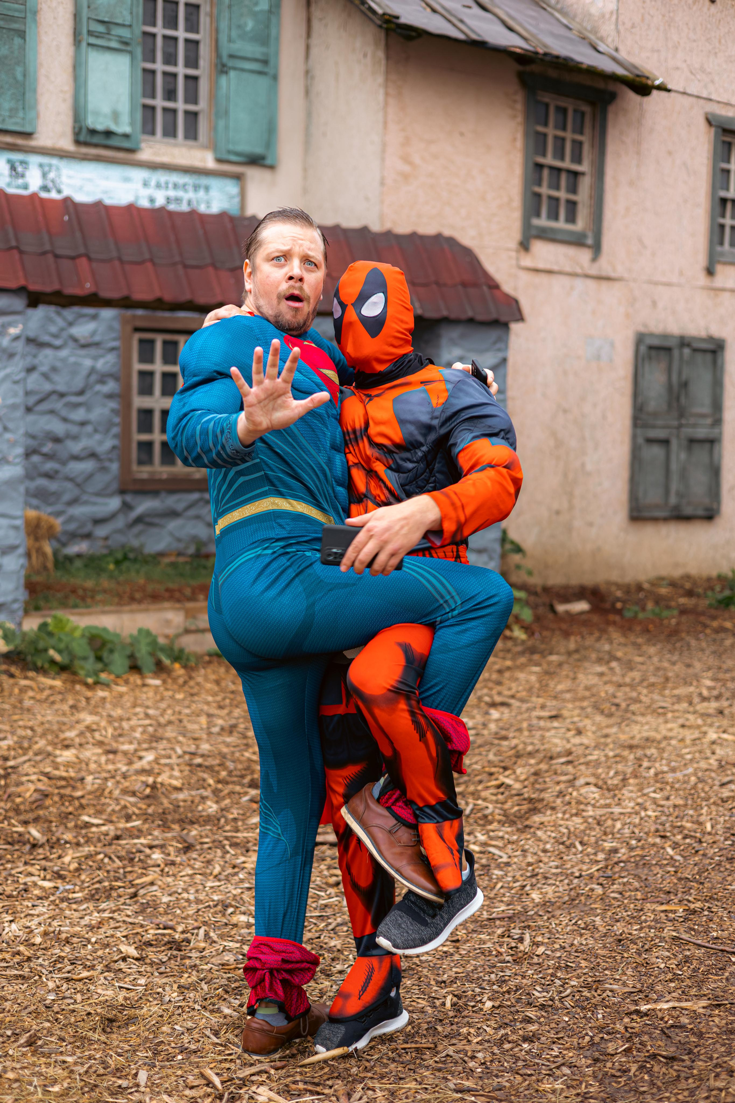 Крематорий. Бэк с клипа «Бар под дулом револьвера». Фотограф Сонкина Татьяна