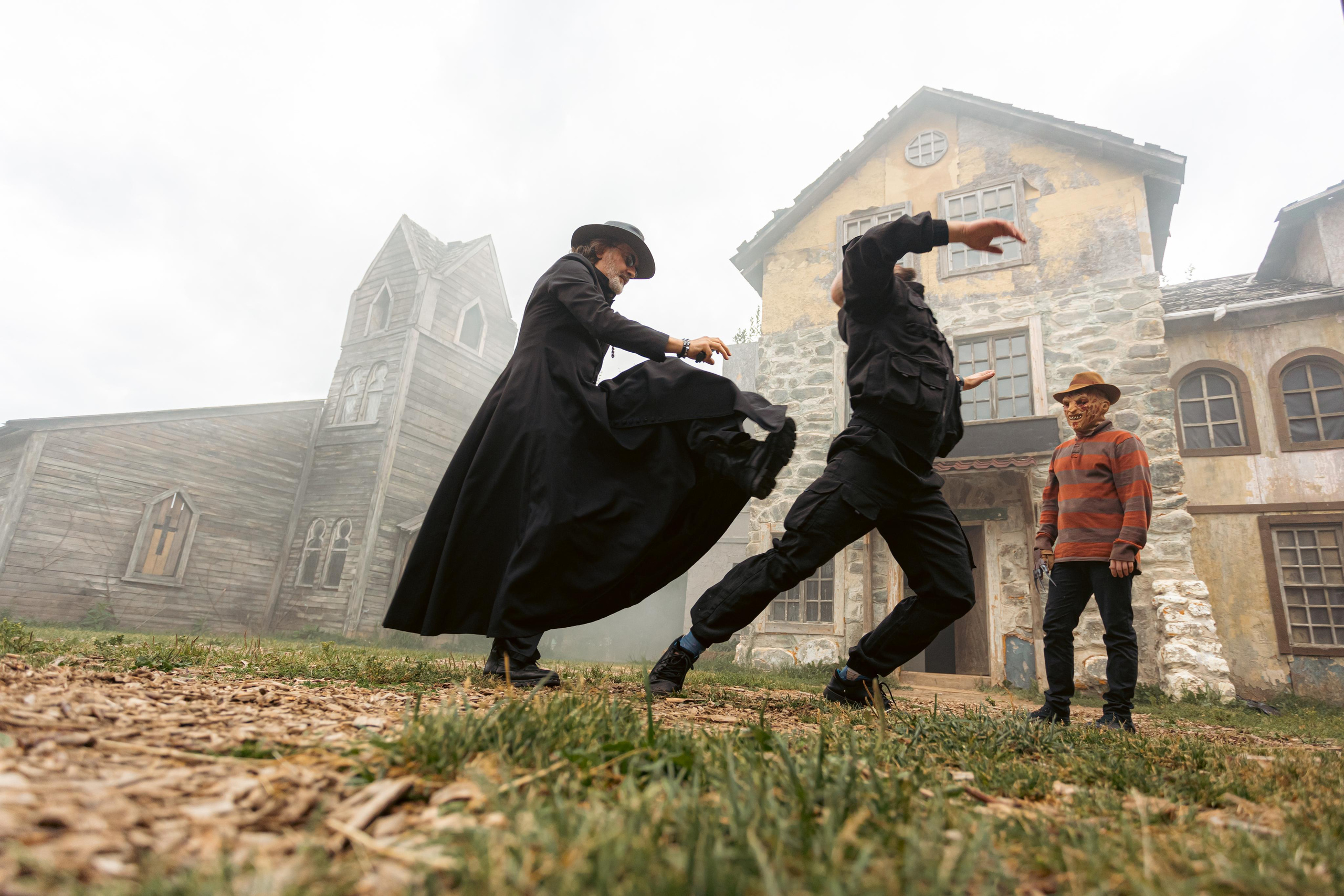 Крематорий. Бэк с клипа «Бар под дулом револьвера». Фотограф Сонкина Татьяна