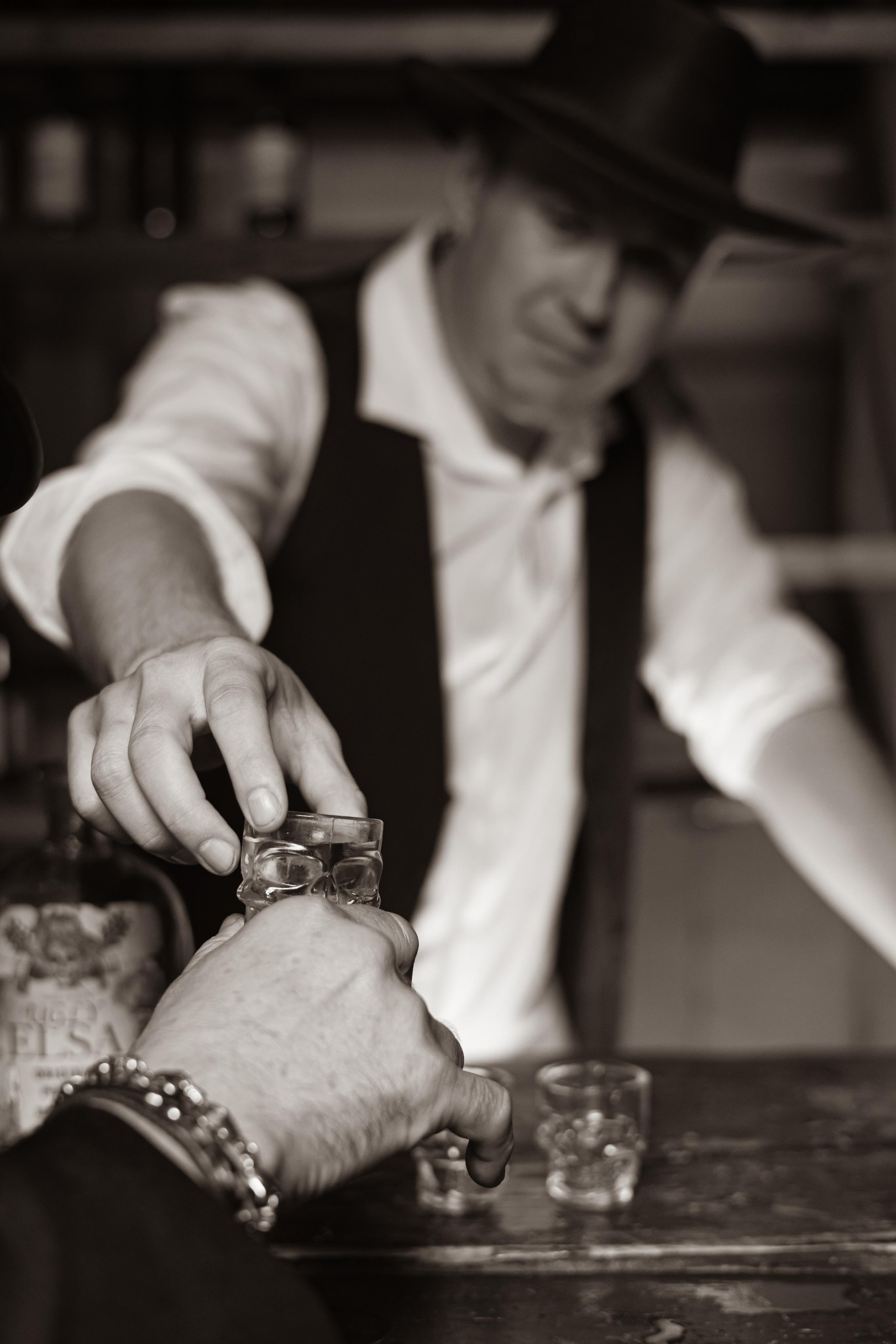 Крематорий. Бэк с клипа «Бар под дулом револьвера». Фотограф Сонкина Татьяна