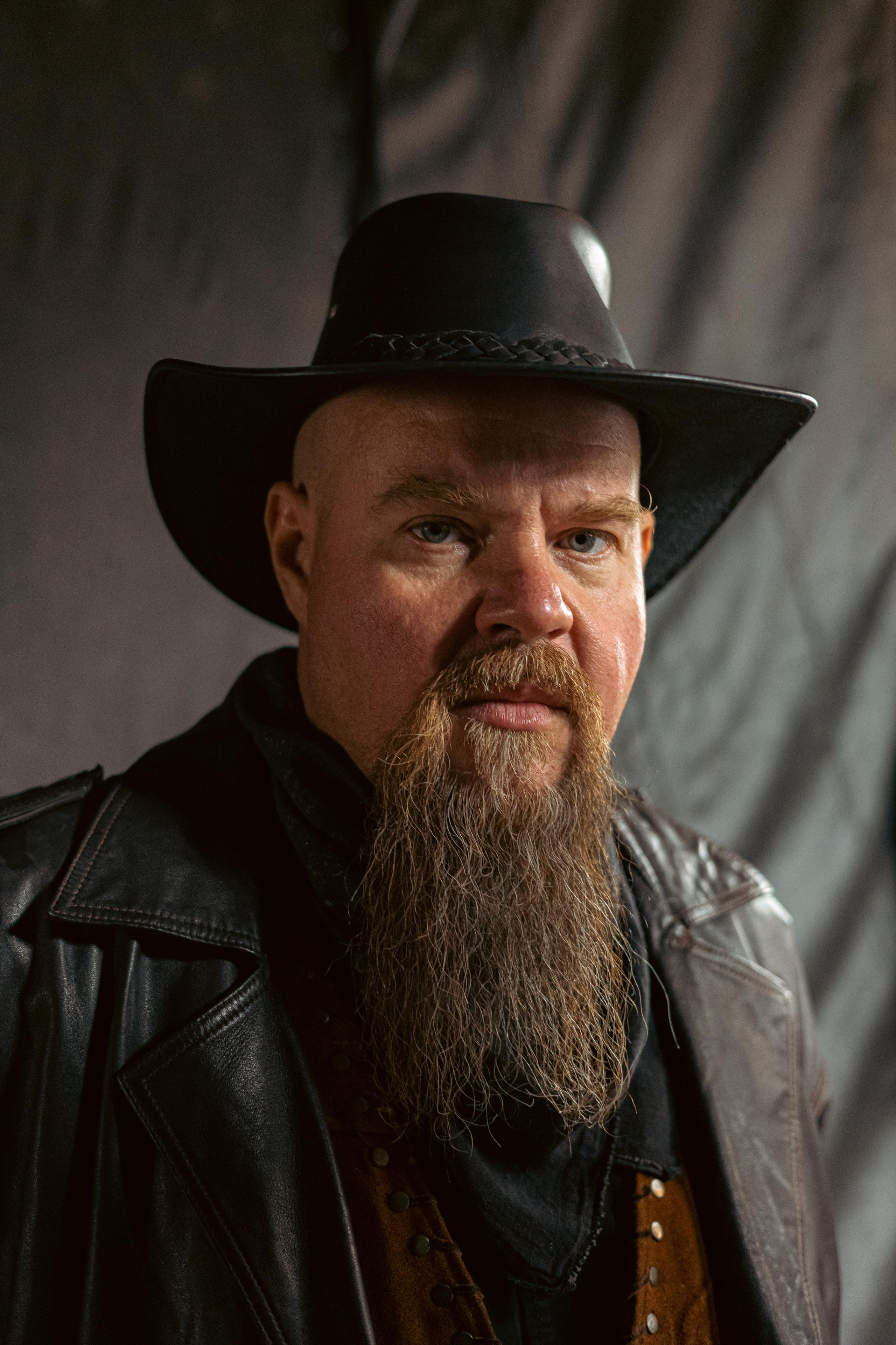 Крематорий. Бэк с клипа «Бар под дулом револьвера». Фотограф Сонкина Татьяна