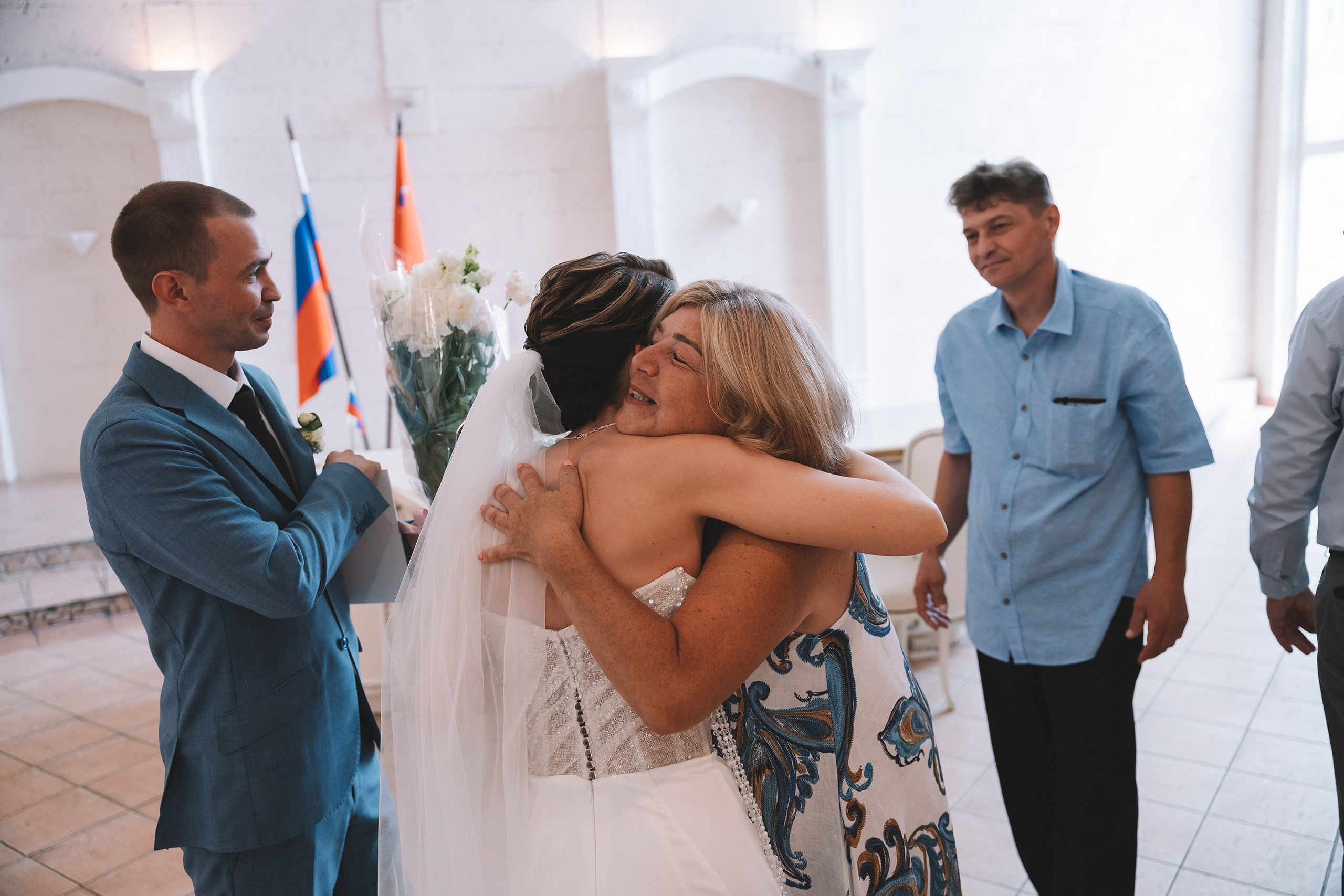 Свадебная фотосессия с росписью в ЗАГСе Видное и фотосессией с машиной. Свадебный фотограф в Москве — Оскар Гелманов