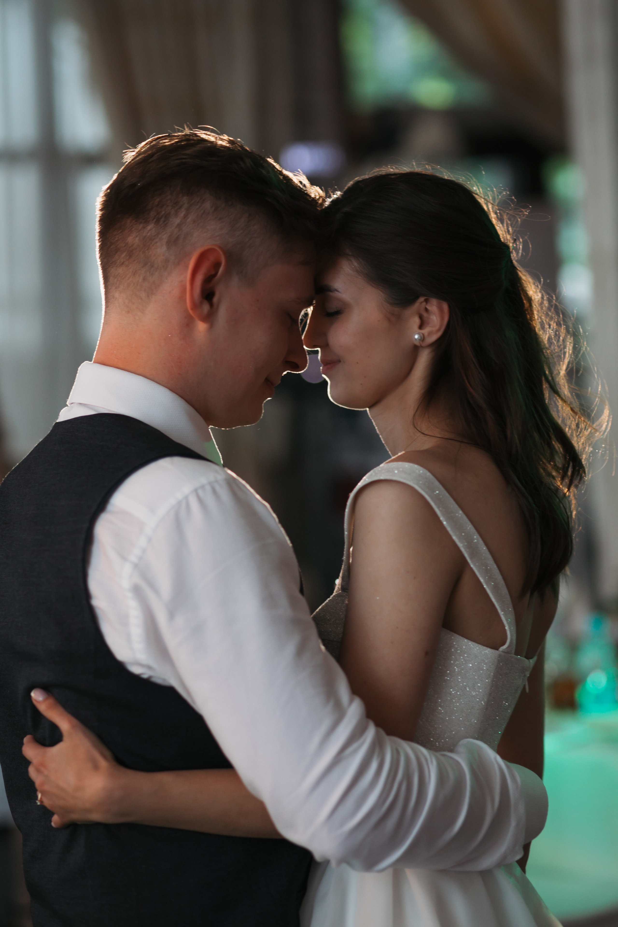 Красиво в дождь. Свадебный фотограф в Москве Аля Загирова