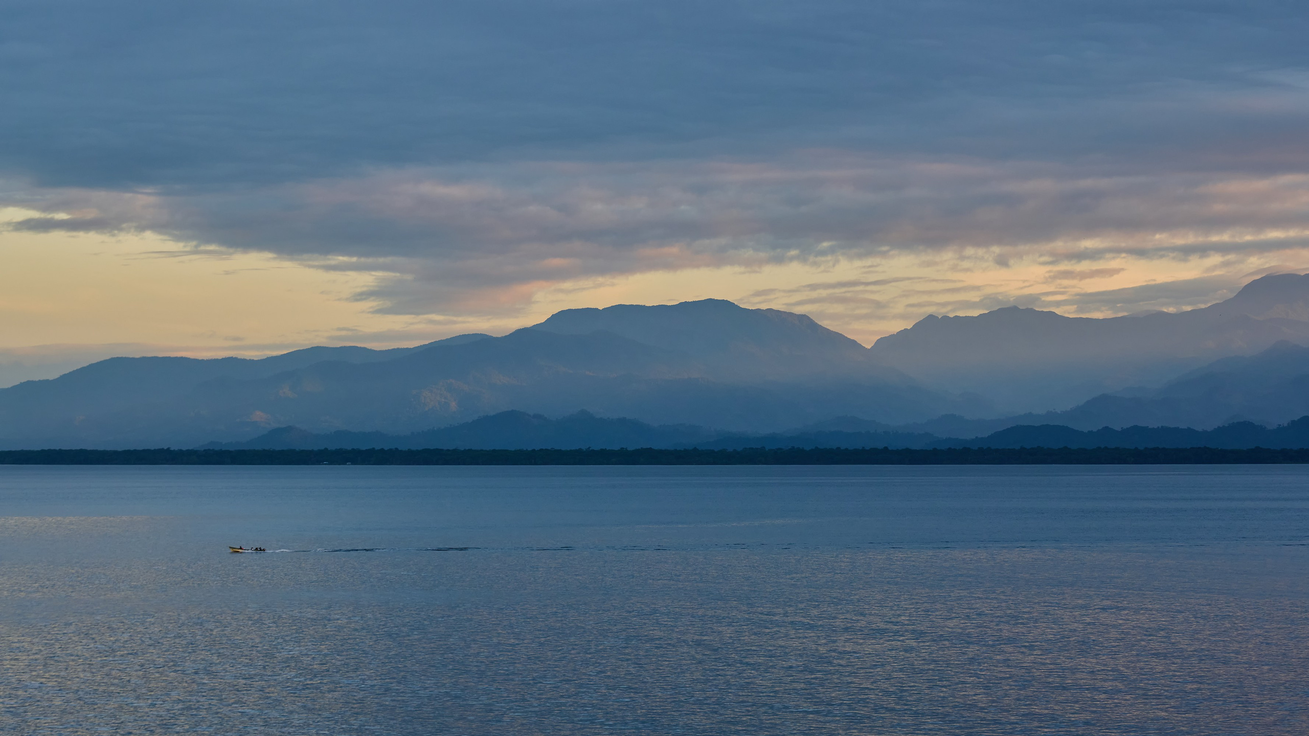 Берег, горы, океан, море