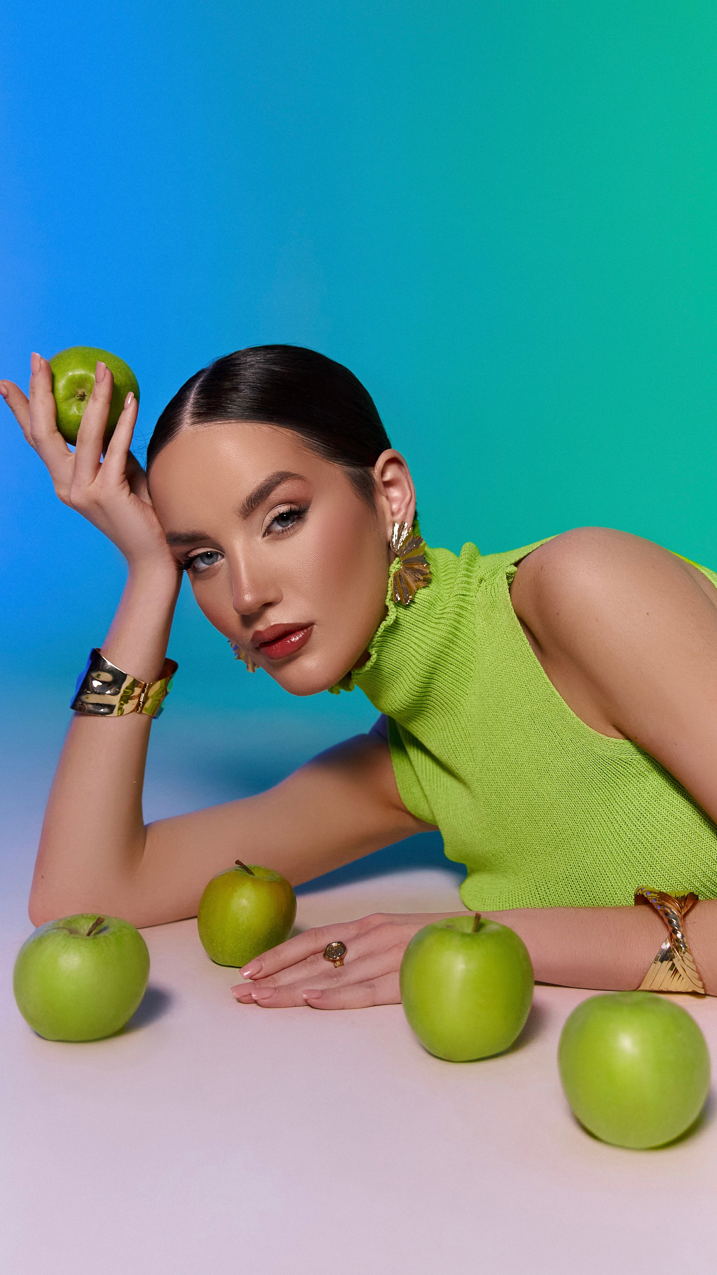 Валерия Рябова. Съёмка одежды для маркетплейсов и брендов Morozova Production