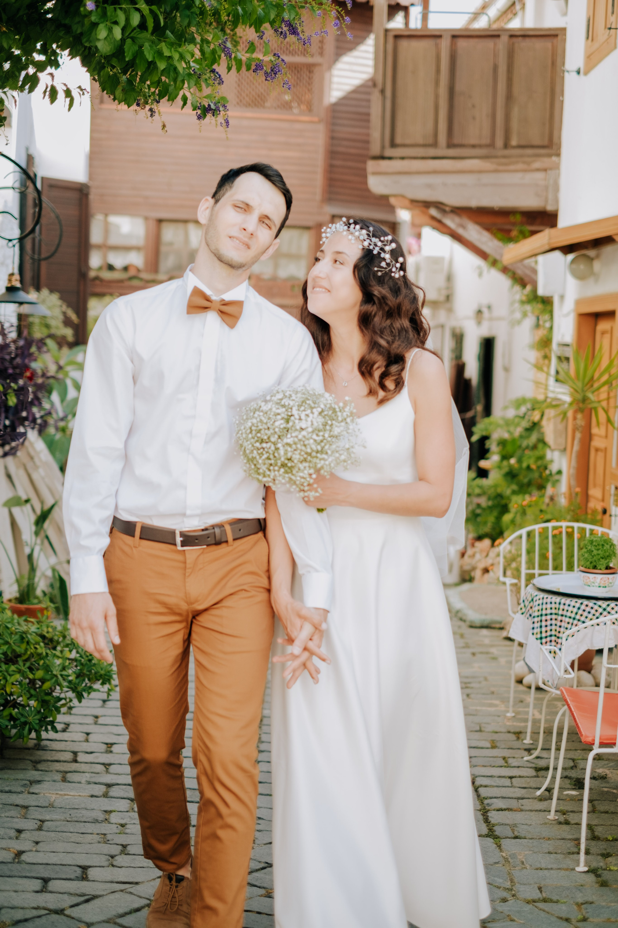 История Лари и Ланы