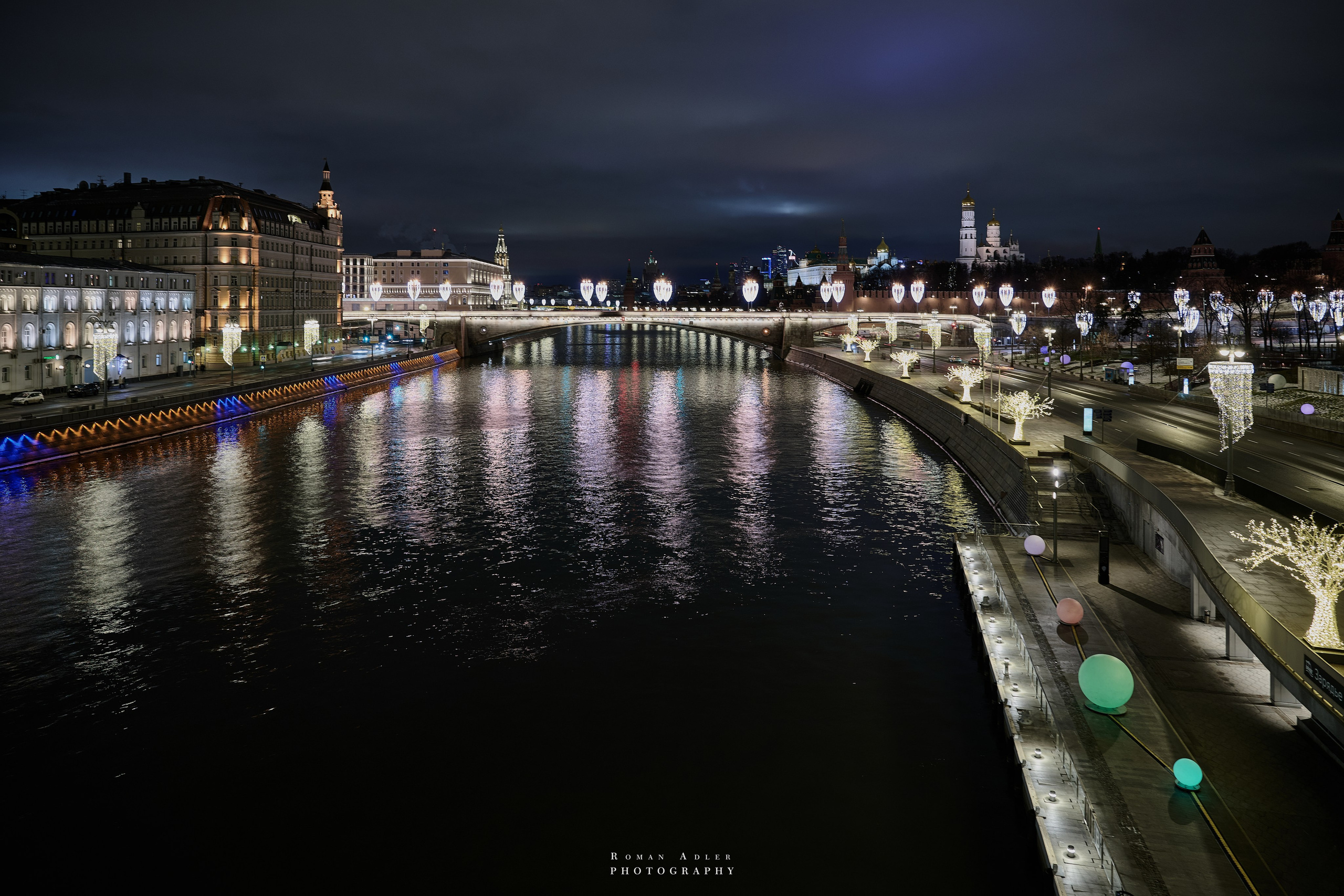 Новогодняя ночная Москва 2025. Фотограф Роман Адлер