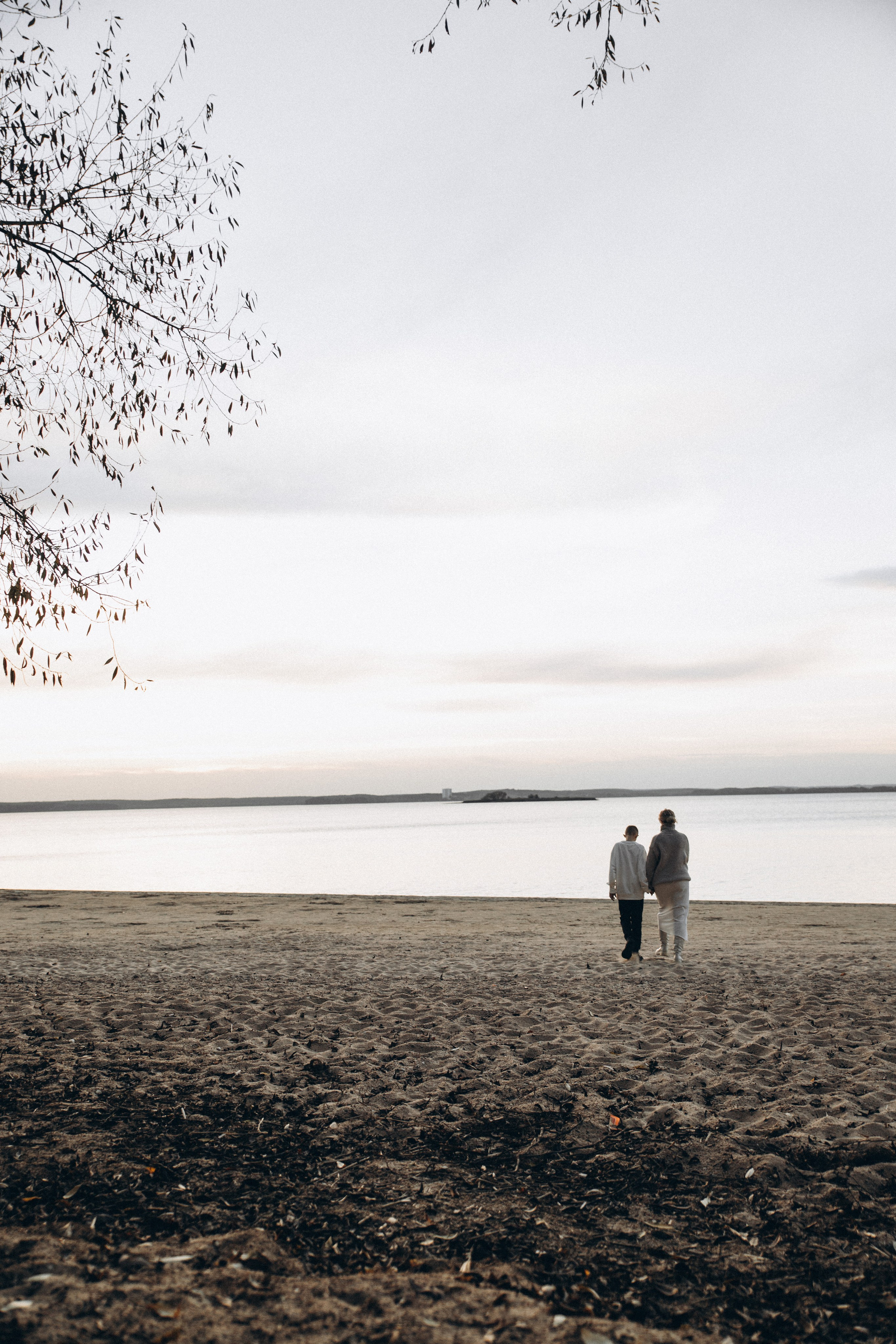 Большая семья на маленьком море. Репортажный и детский фотограф в Минске