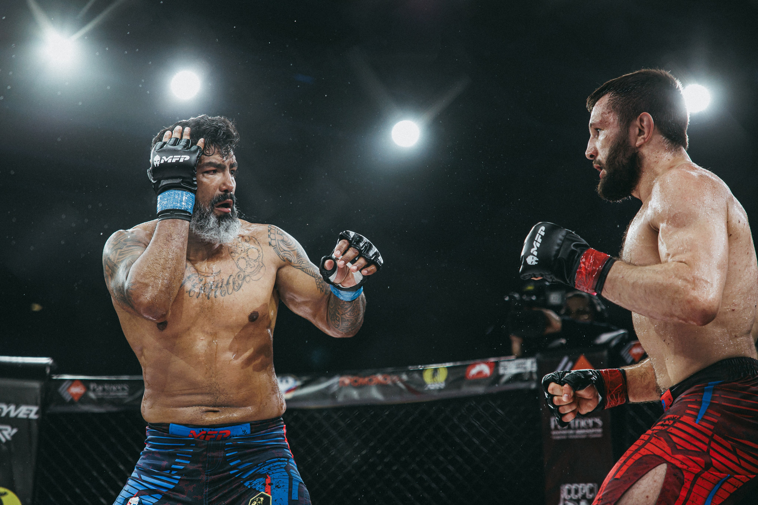 MFP255 ДУГЛАС РИБЕЙРО VS МАКСИМ БУТОРИН. Фотограф Иркутск Антипин Сергей