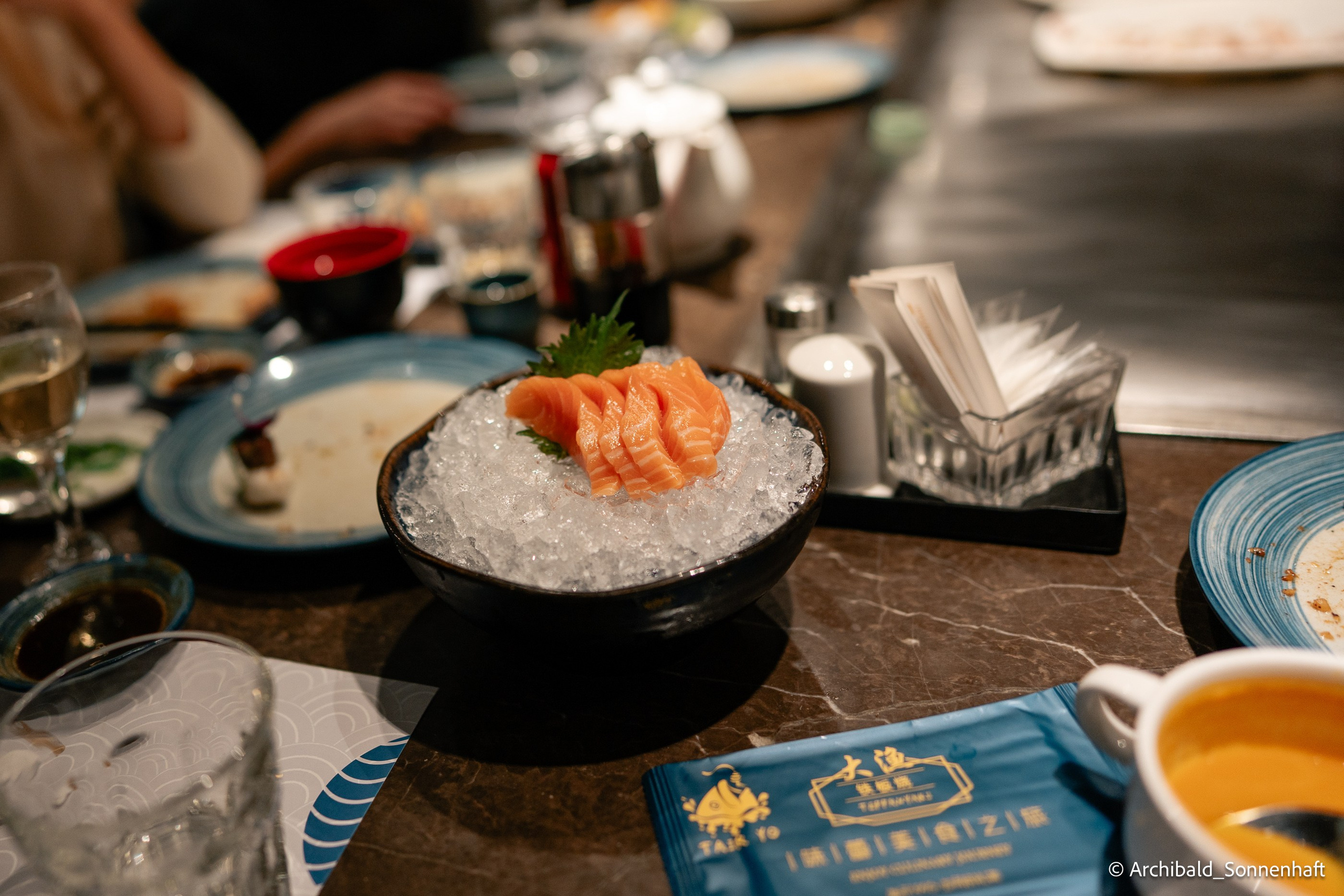 Cat, squirrel, japanese food and stand-up. Photographer in Guangzhou, China. Archibald Sonnenhaft