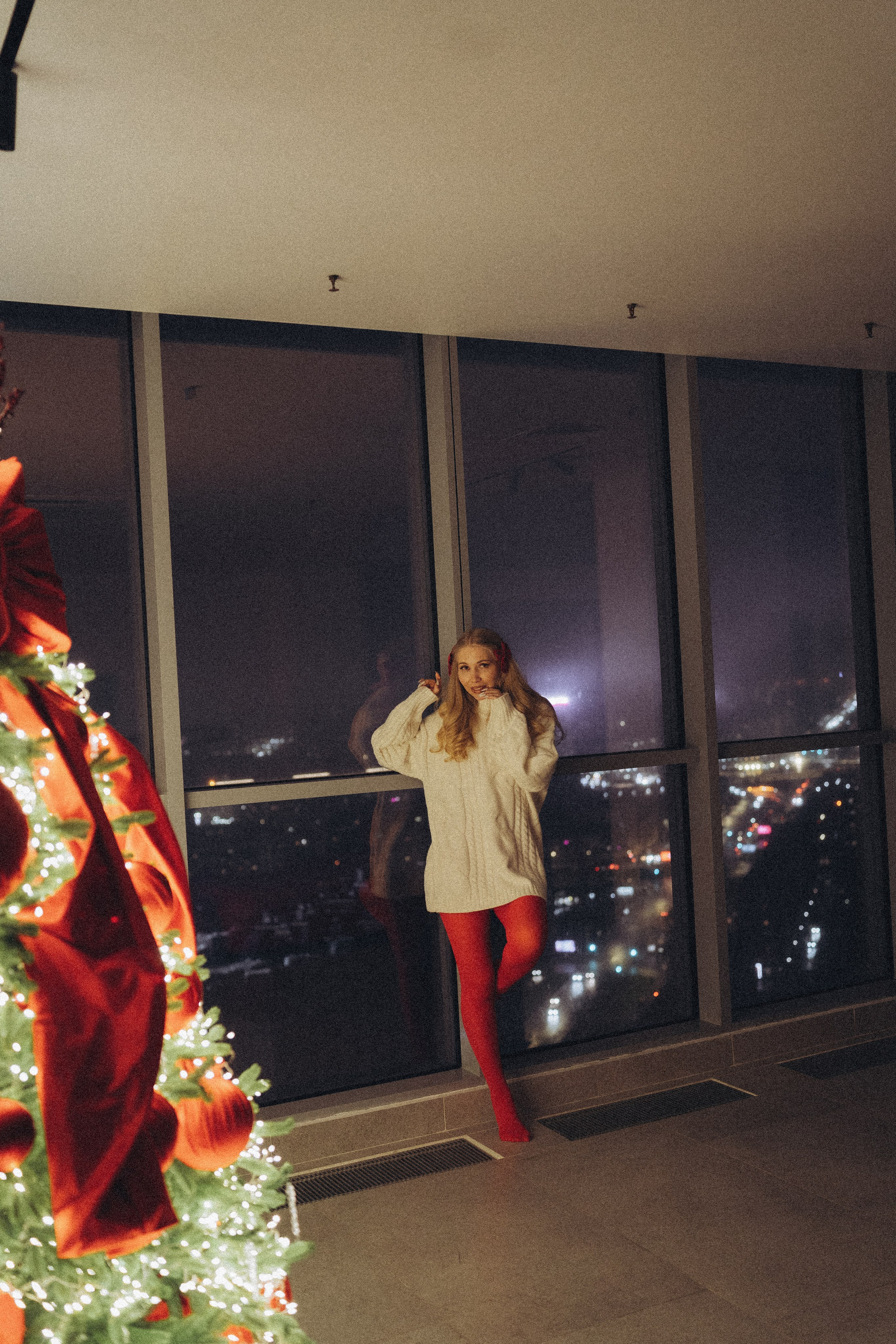 ФОТОСЕССИЯ К НОВОМУ ГОДУ В СТУДИИ С ЕЛОЧКОЙ КРАСИВЫЙ ОБРАЗ. Профессиональный фотограф, Санкт-Петербург — Виктория Богомолова