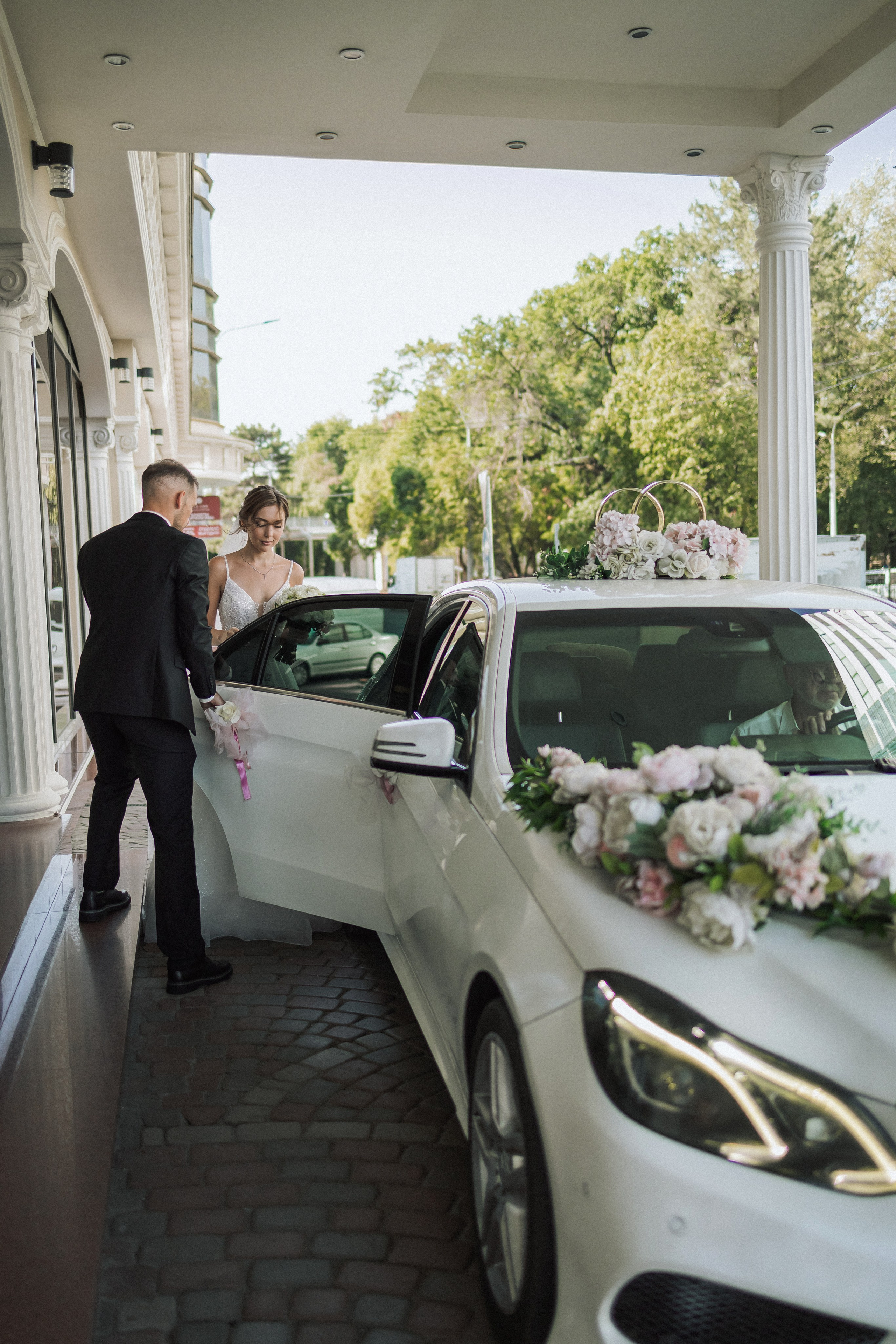 Свадебная прогулка Екатерины и Евгения. Свадебная фотография. Арина Рубах