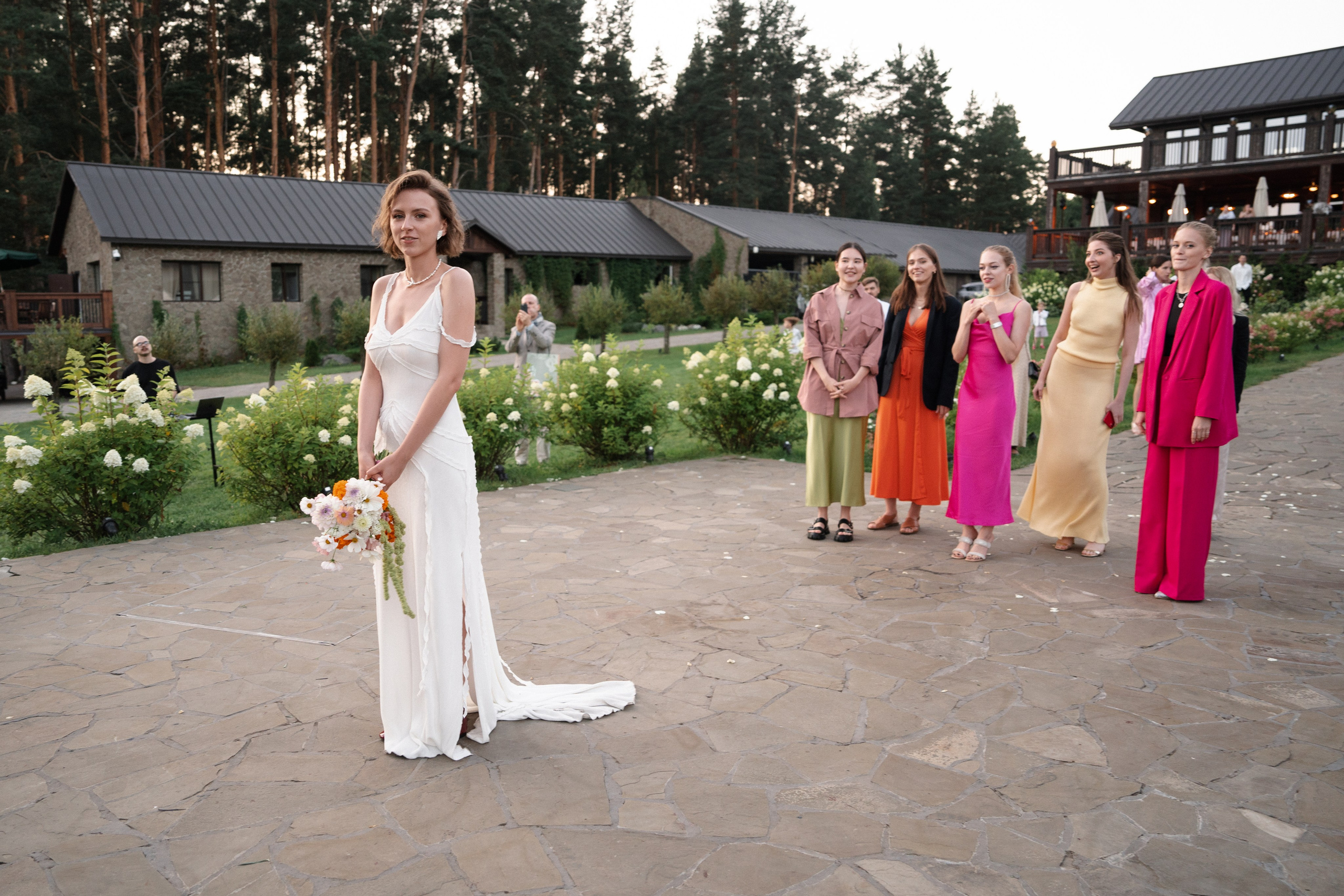 Арина & Иван. Камерная свадьба на природе в стиле в расслабленном стиле. Свадебный фотограф организатор в Санкт-Петербурге Ассоль Опарина