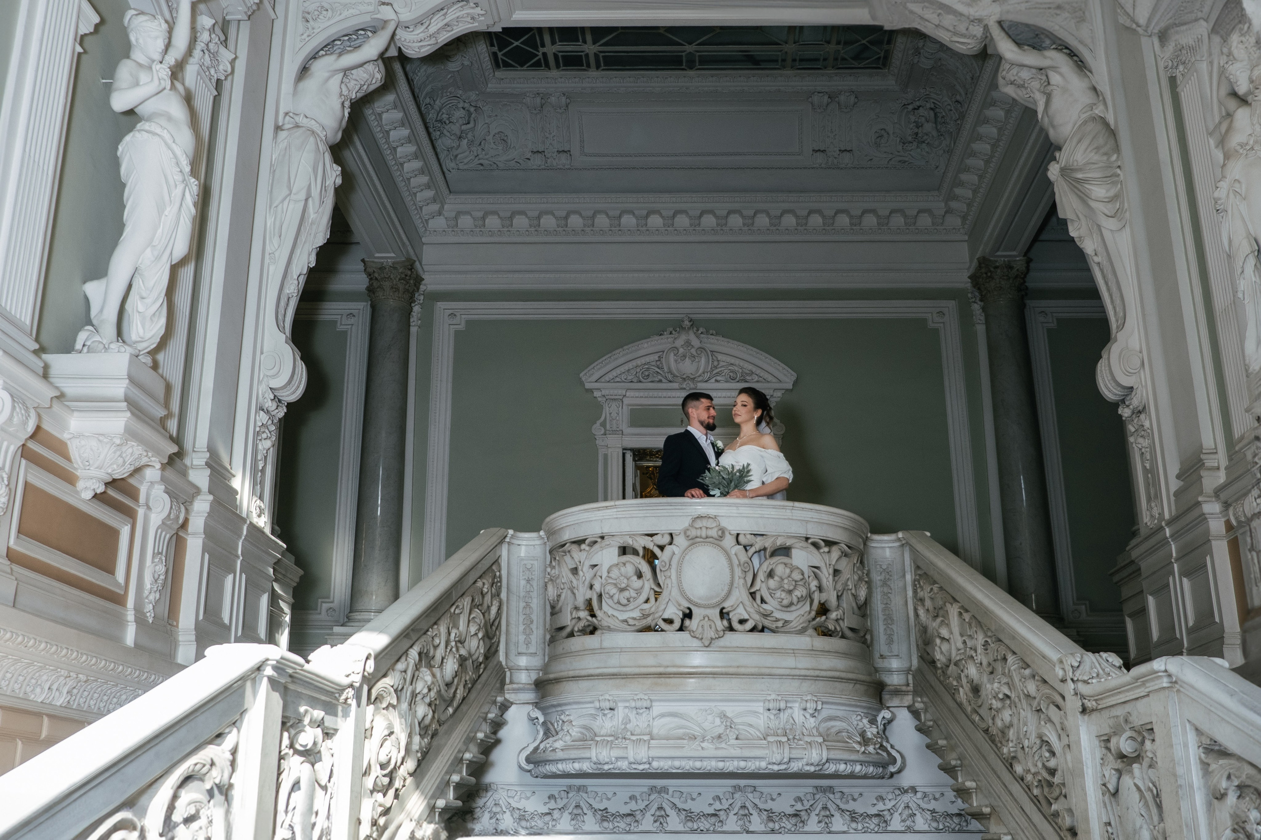 Быстрая фотосессия в ЗАГСе на Английской набережной. Professional photoartist in St. Petersburg (wedding, reportage, portrait, model book, love story) Alexander Shvedov