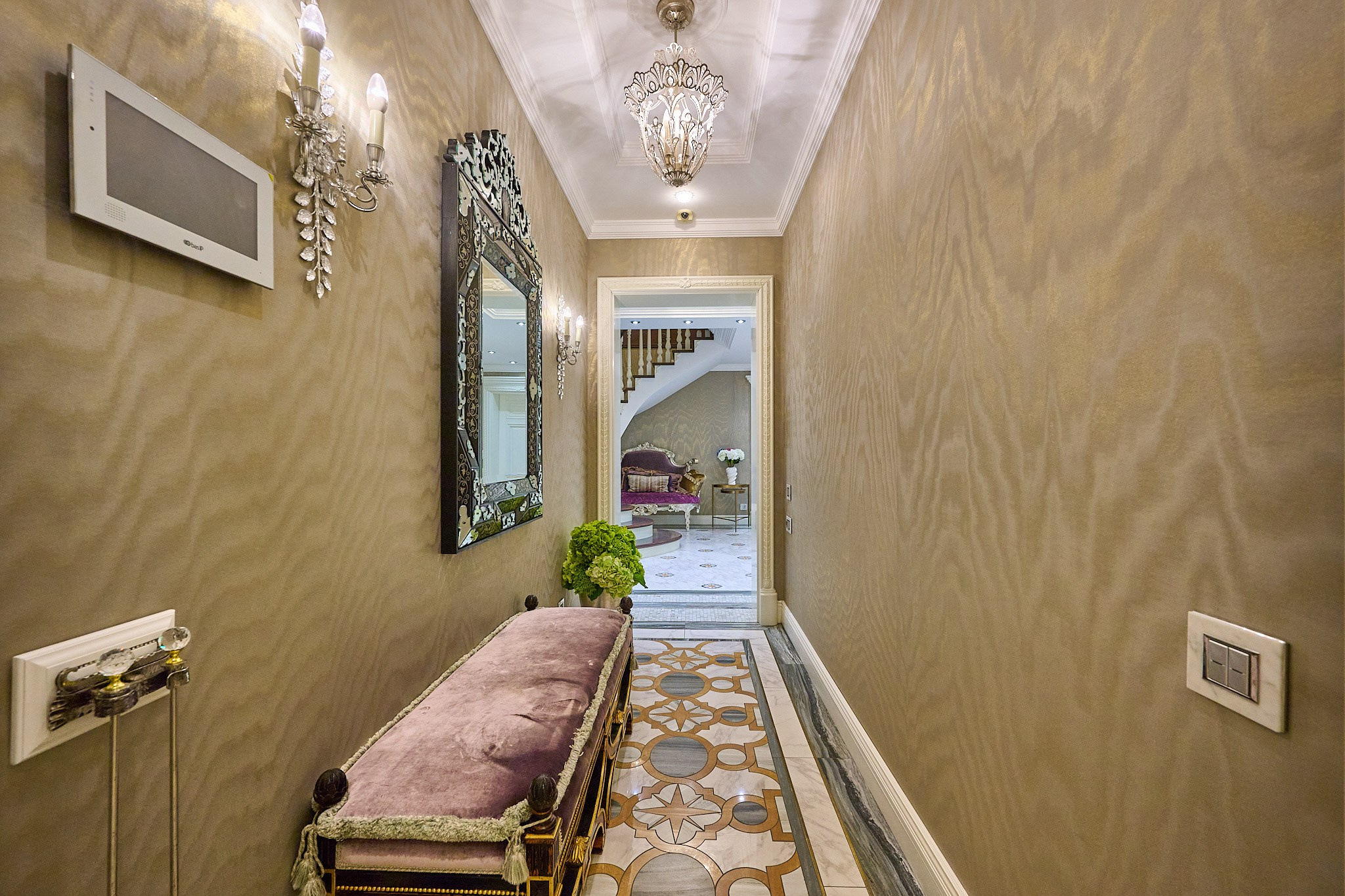 коридор золотистые оттенки золото 