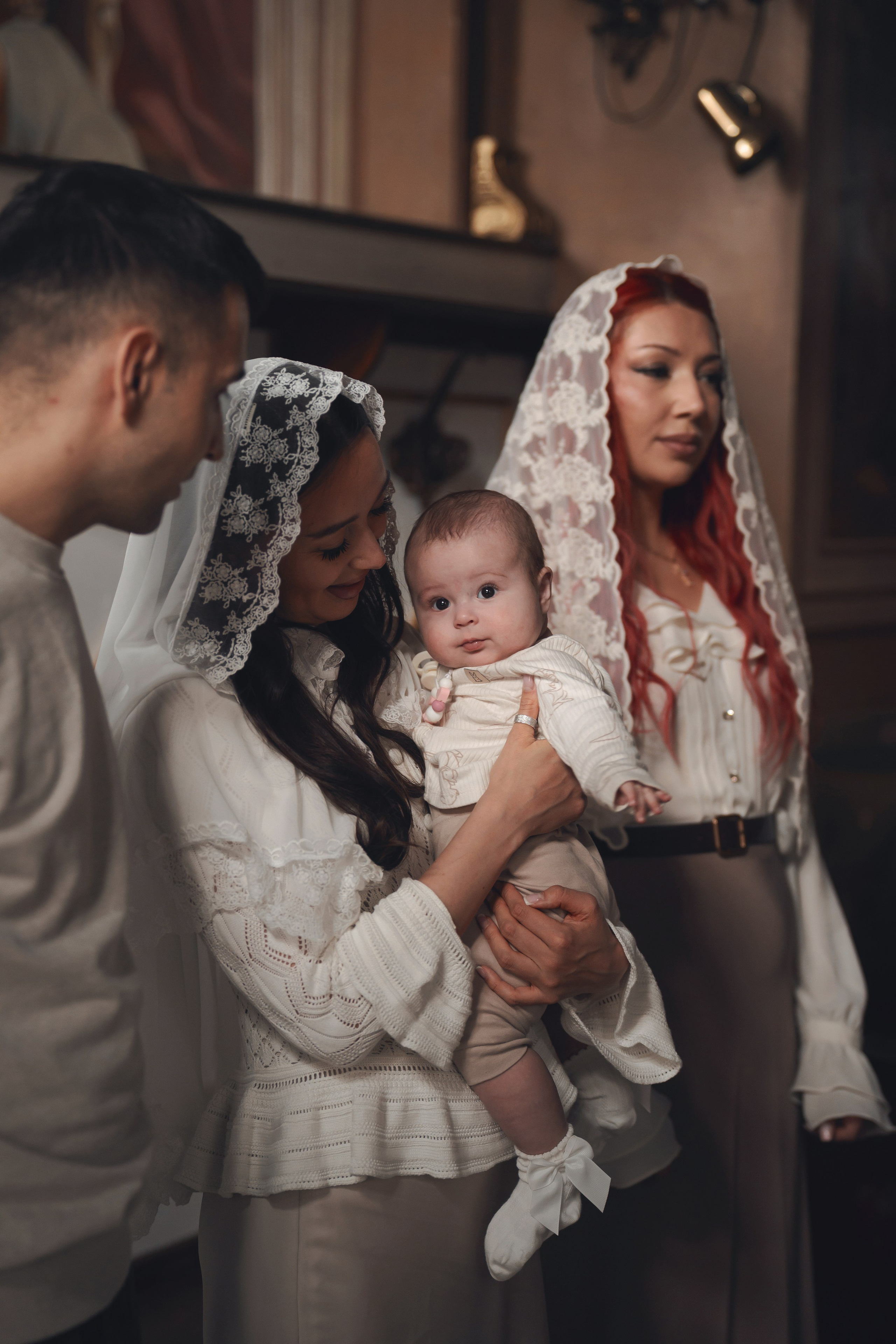 Крещение в православном Храме Воскресения Словущего в Даниловской Слободе. Семейный фотограф в Москве 📸