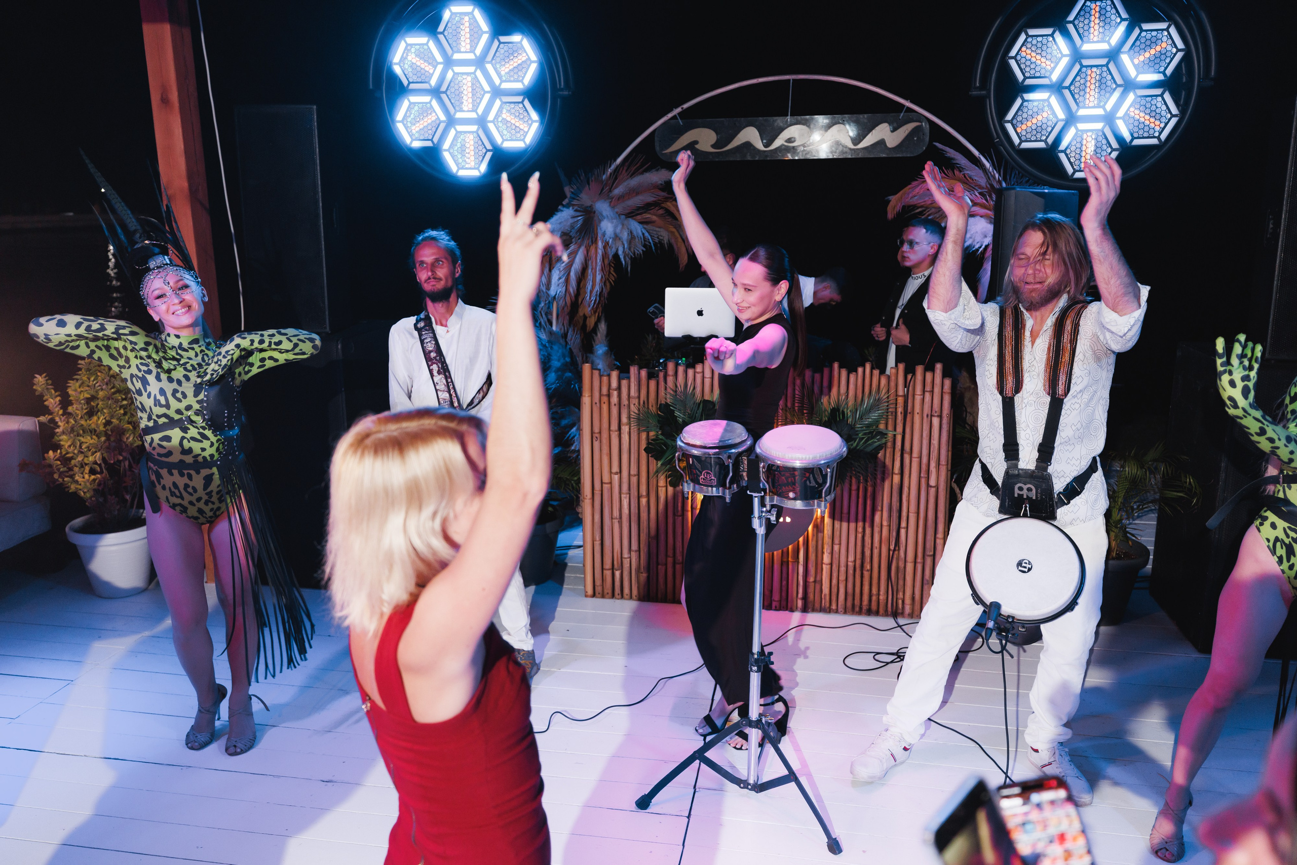 TROPICAL DISCO BIRTHDAY PARTY