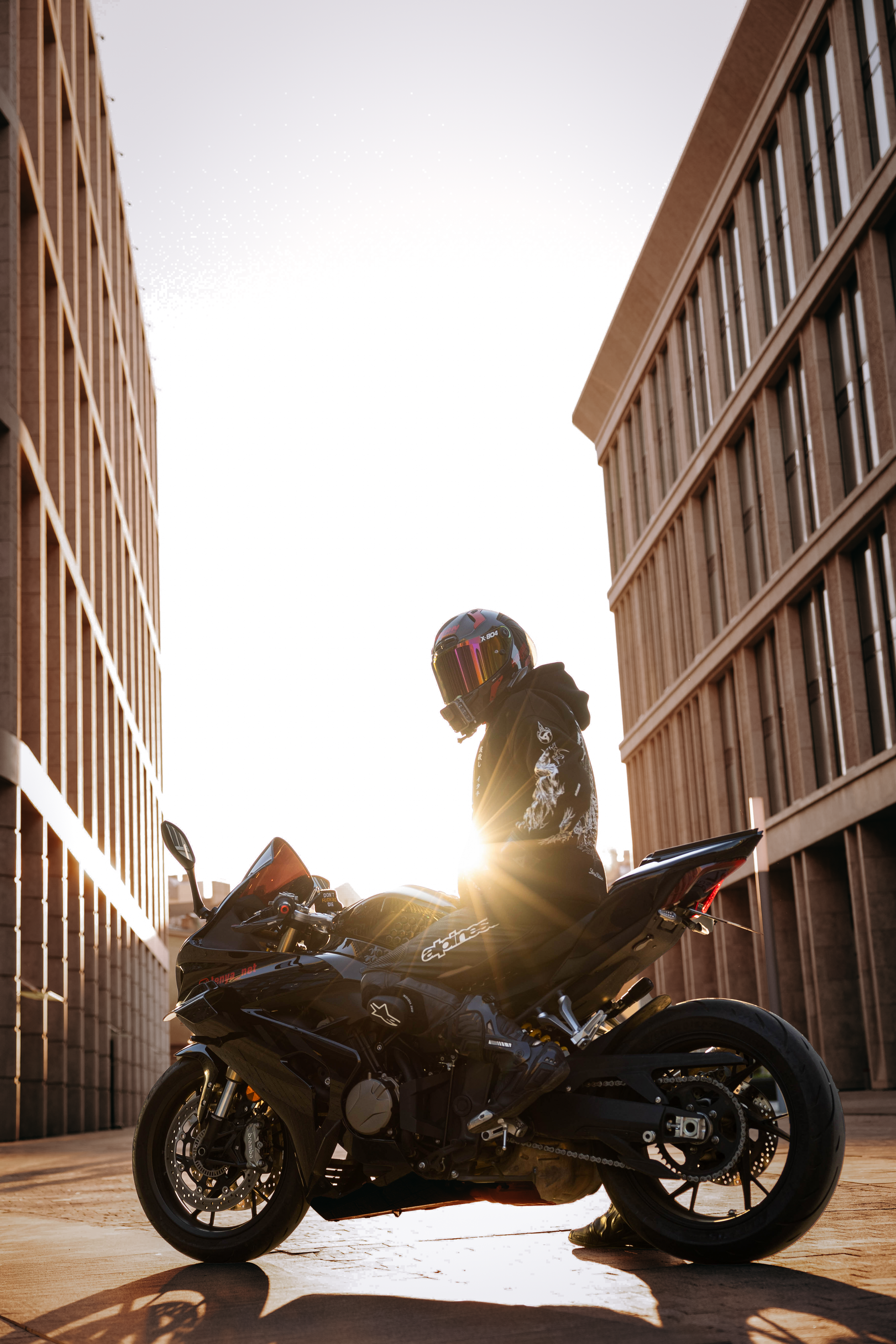 МОТО. Женский и свадебный фотограф в Санкт-Петербурге Элизабет Ланцова. Будуарные съемки, свадебные съемки, лавстори, контент-съемка