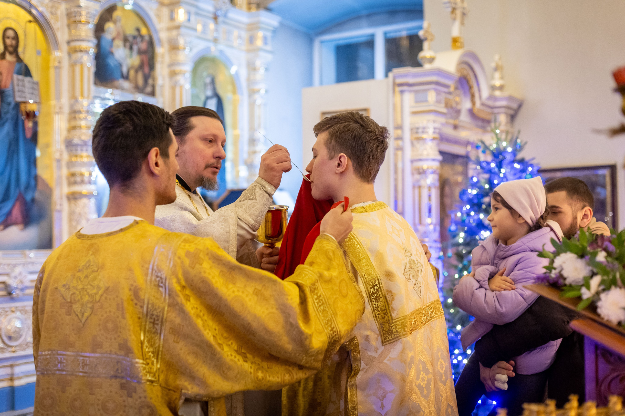 Рождество Владимирский храм с Красное. Семейный и детский фотограф Анна Петракова