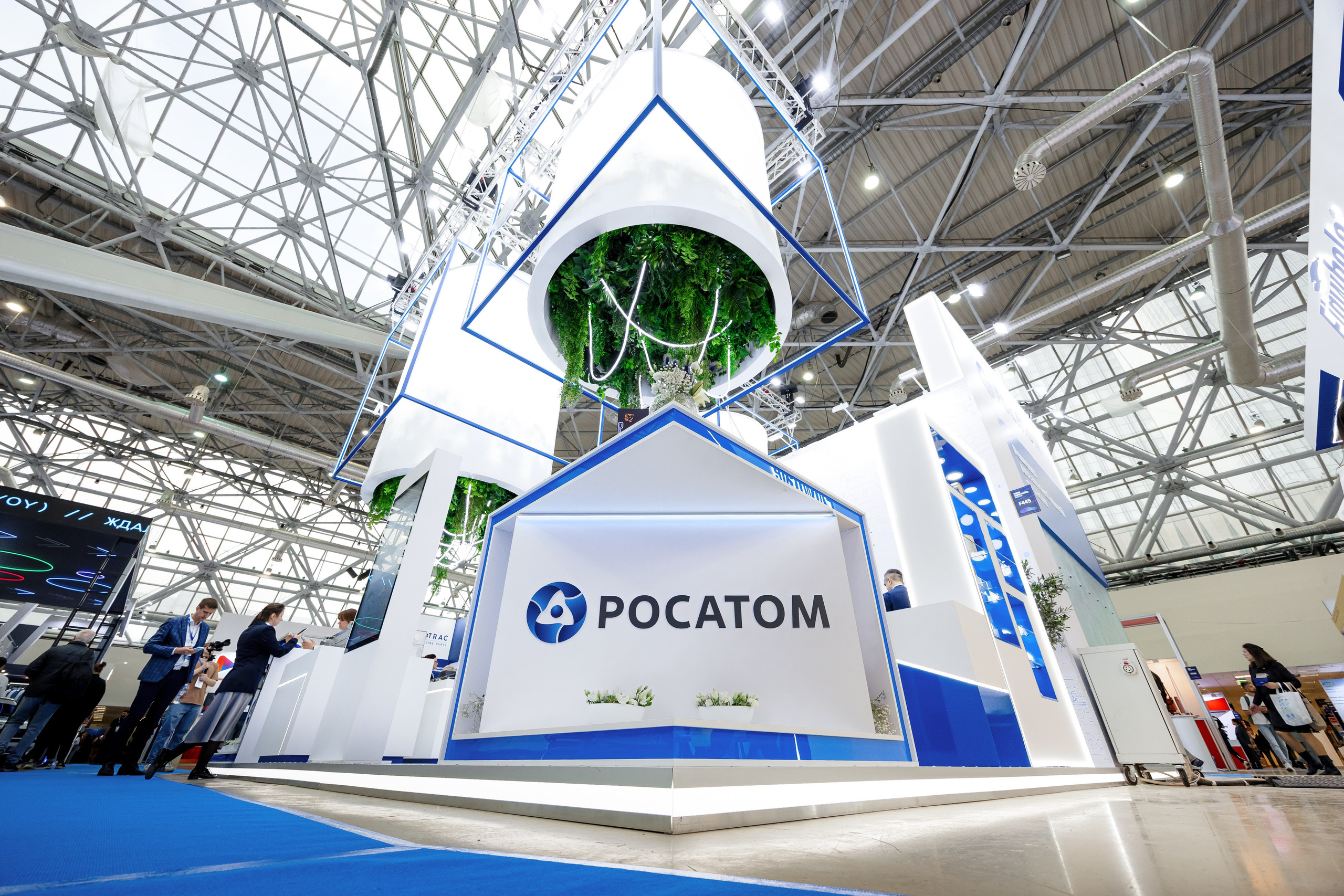 Выставочная фотосъемка компании «Росатом» mims automobility moscow 2025. Репортажный фотограф Семён Борисов | Москва