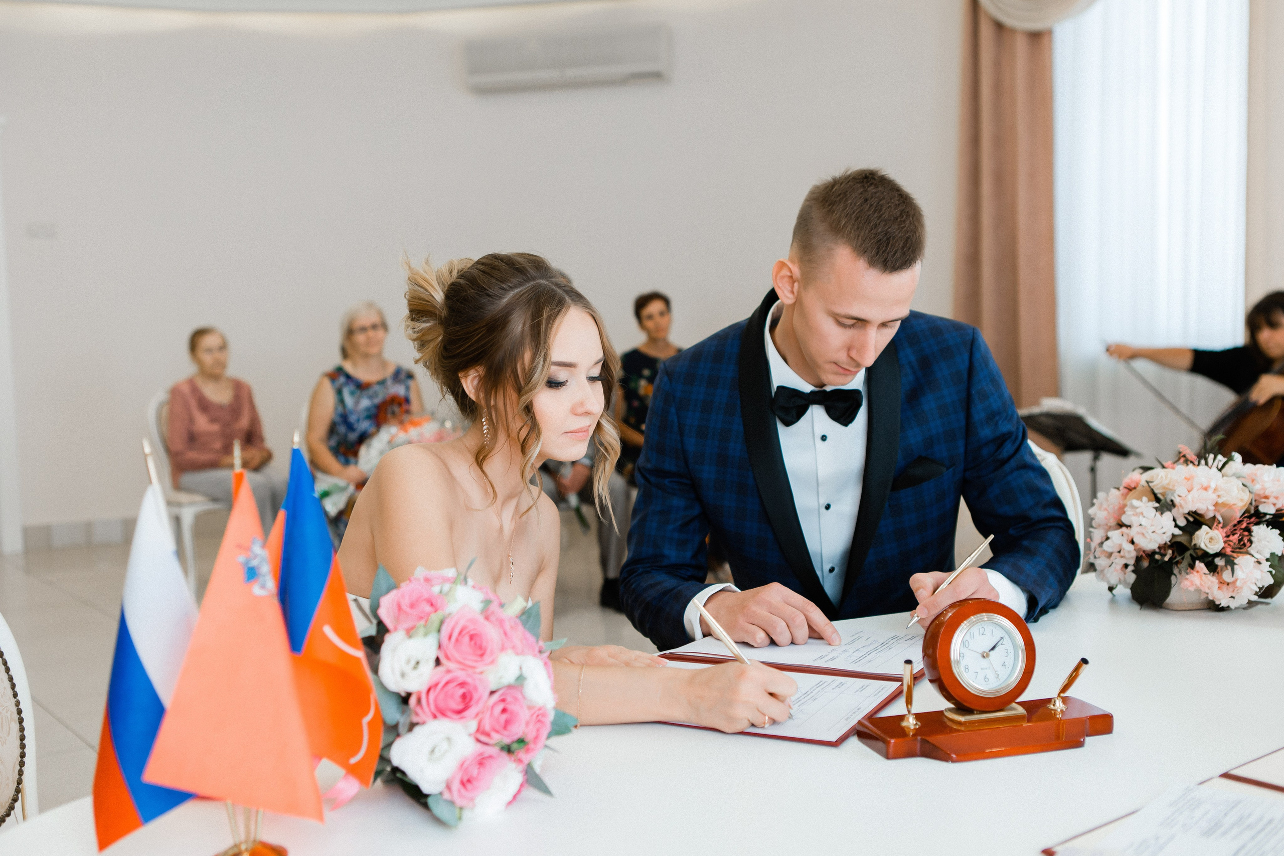 Денис и Ксения. Видеосъемка и фотосъемка свадеб. Фотограф и оператор на свадьбу. Видеосъемка подкастов, собственная видео-фотостудии. Предметная фотосъемка