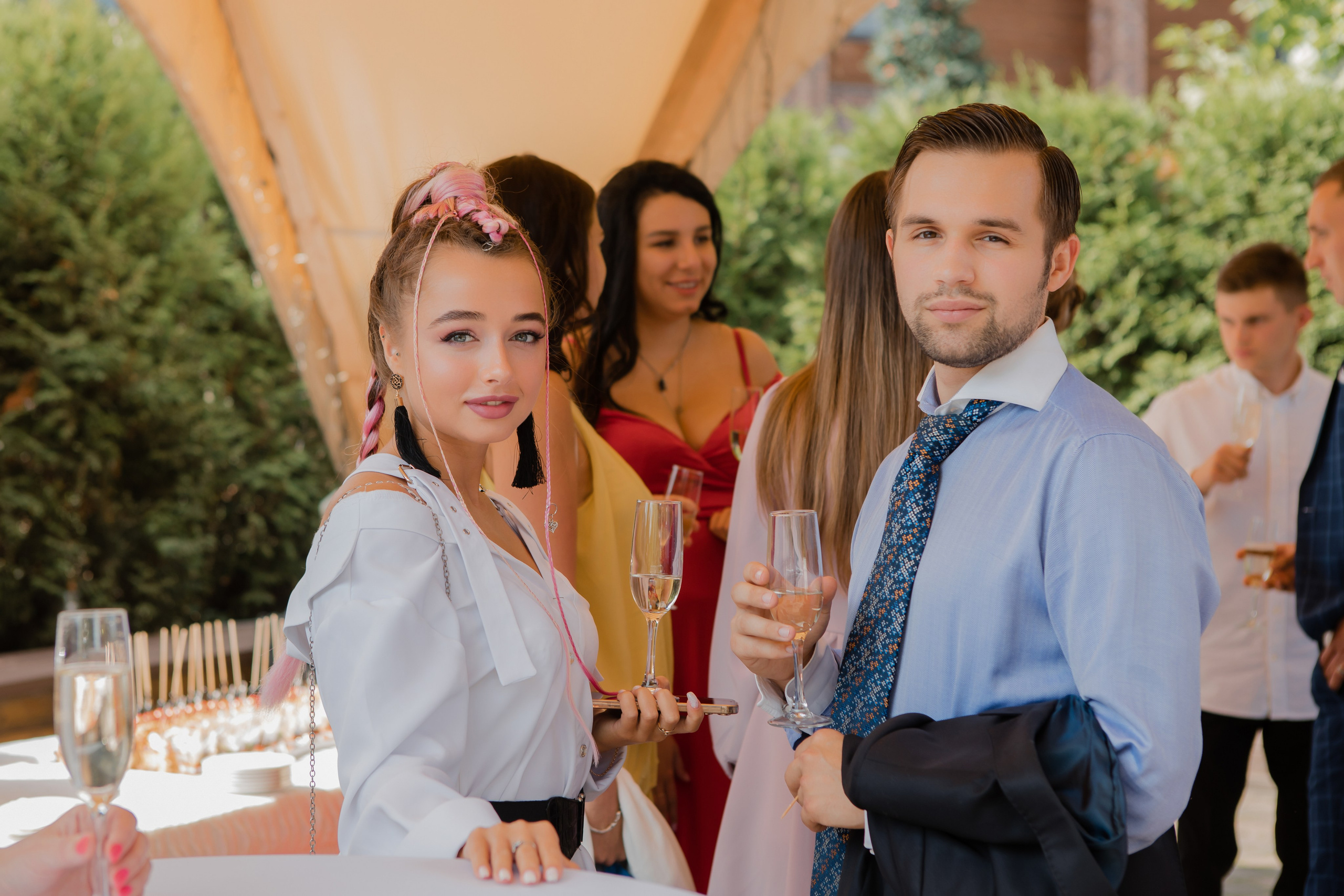 Юрий и Кристина. Видеосъемка и фотосъемка свадеб. Фотограф и оператор на свадьбу. Видеосъемка подкастов, собственная видео-фотостудии. Предметная фотосъемка