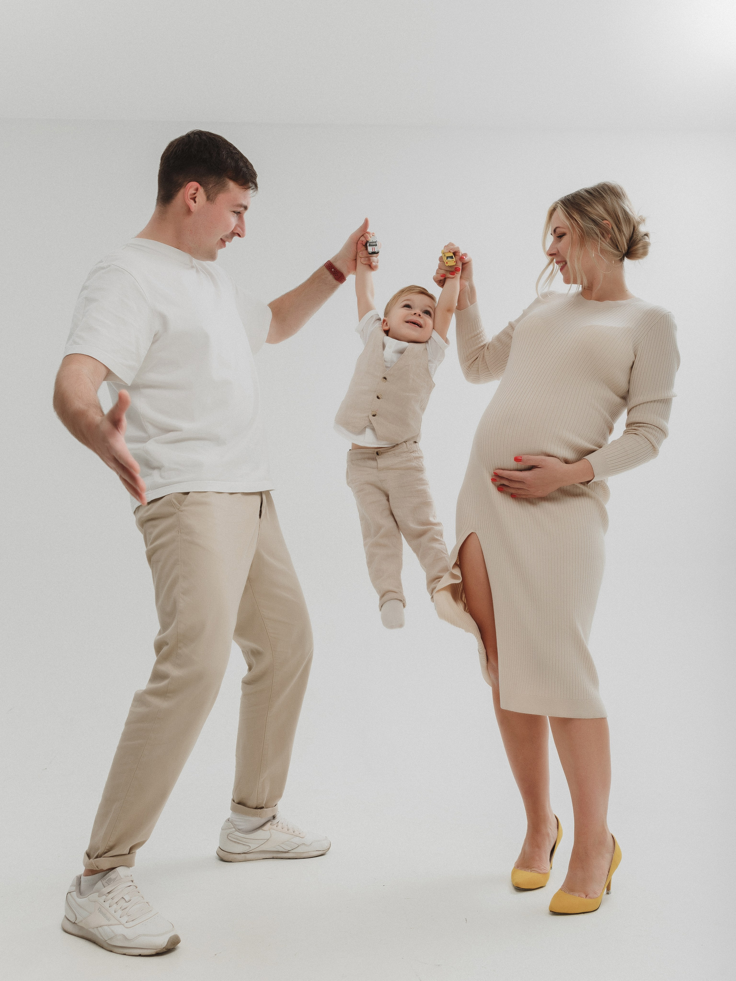 Вова, Катя и Илья в уникальной атмосфере фотостудии Таганрога. Свадебный и семейный фотограф в Таганроге Бакарюк Антон