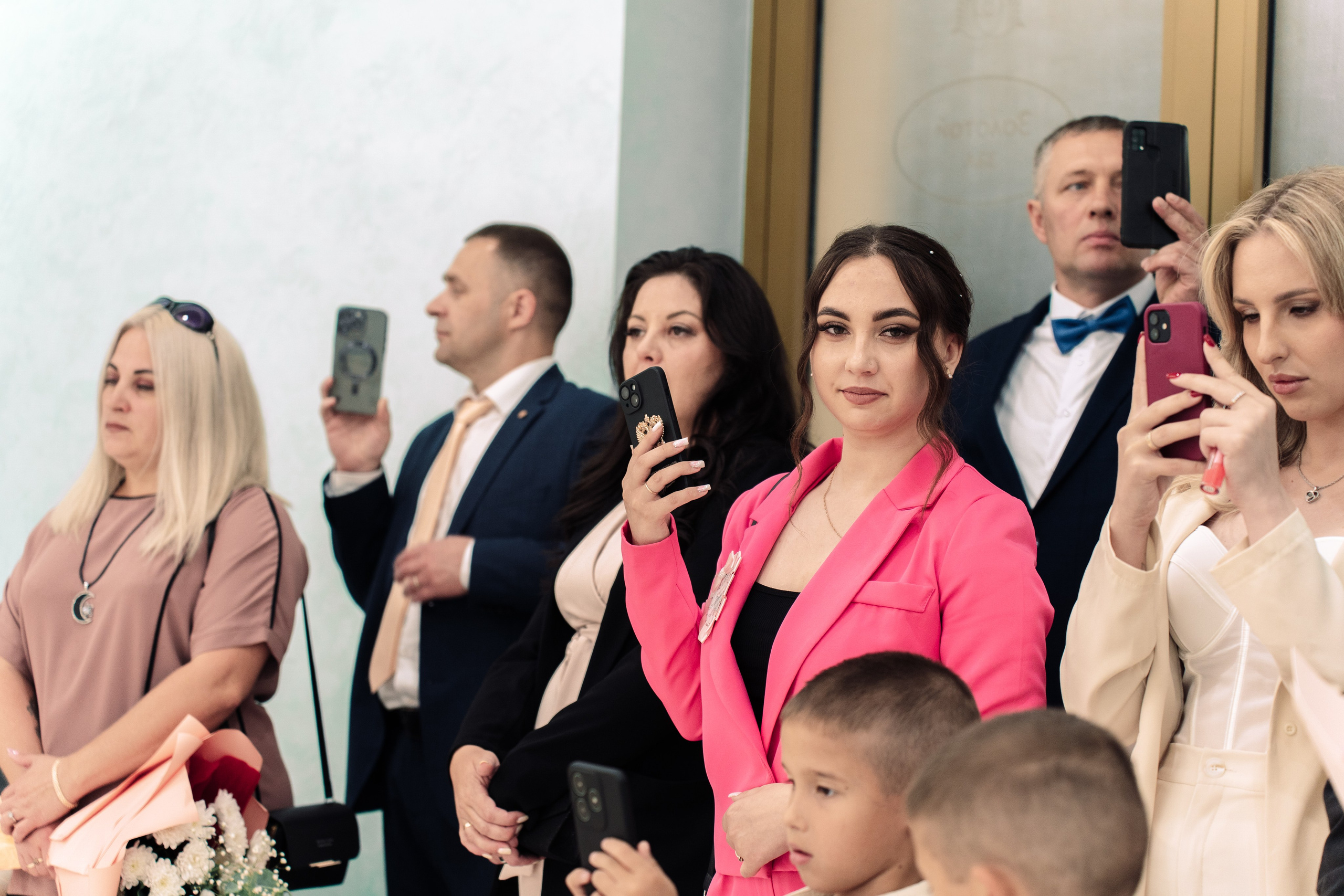 В отели. Для тех, кто не ждёт удачи, а создаёт её. Каждая фотосессия — это твой момент, твой стиль, твой успех. 📸