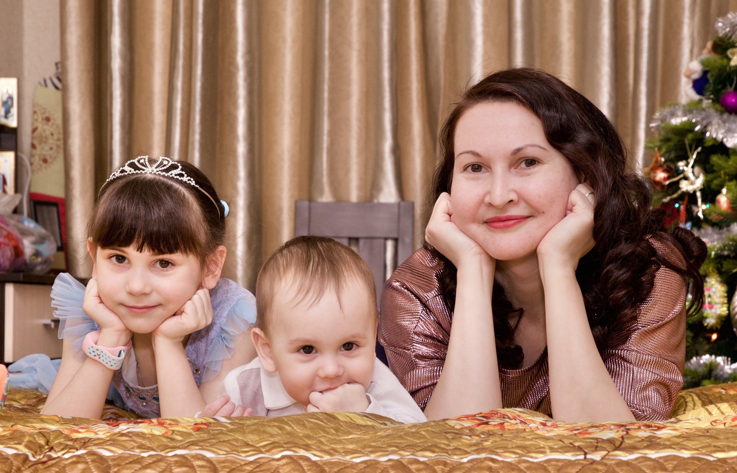 Юля Сергей Настя Олег и Серёжка ч.1. Школьные выпускные альбомы в Москве Марина Николаева