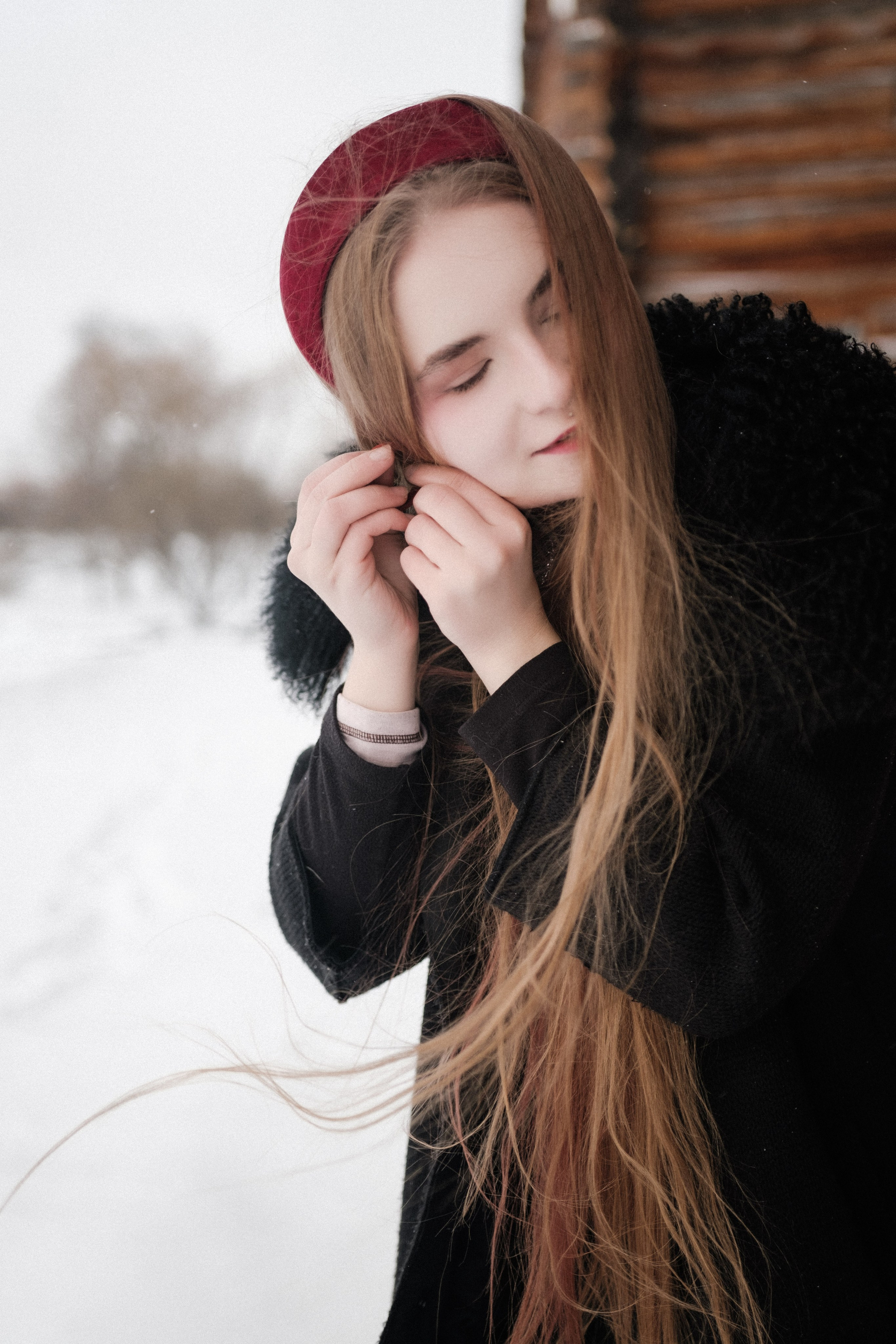 Яна в Коломенском зимой. Фотограф в Москве Максим Скоробогатов