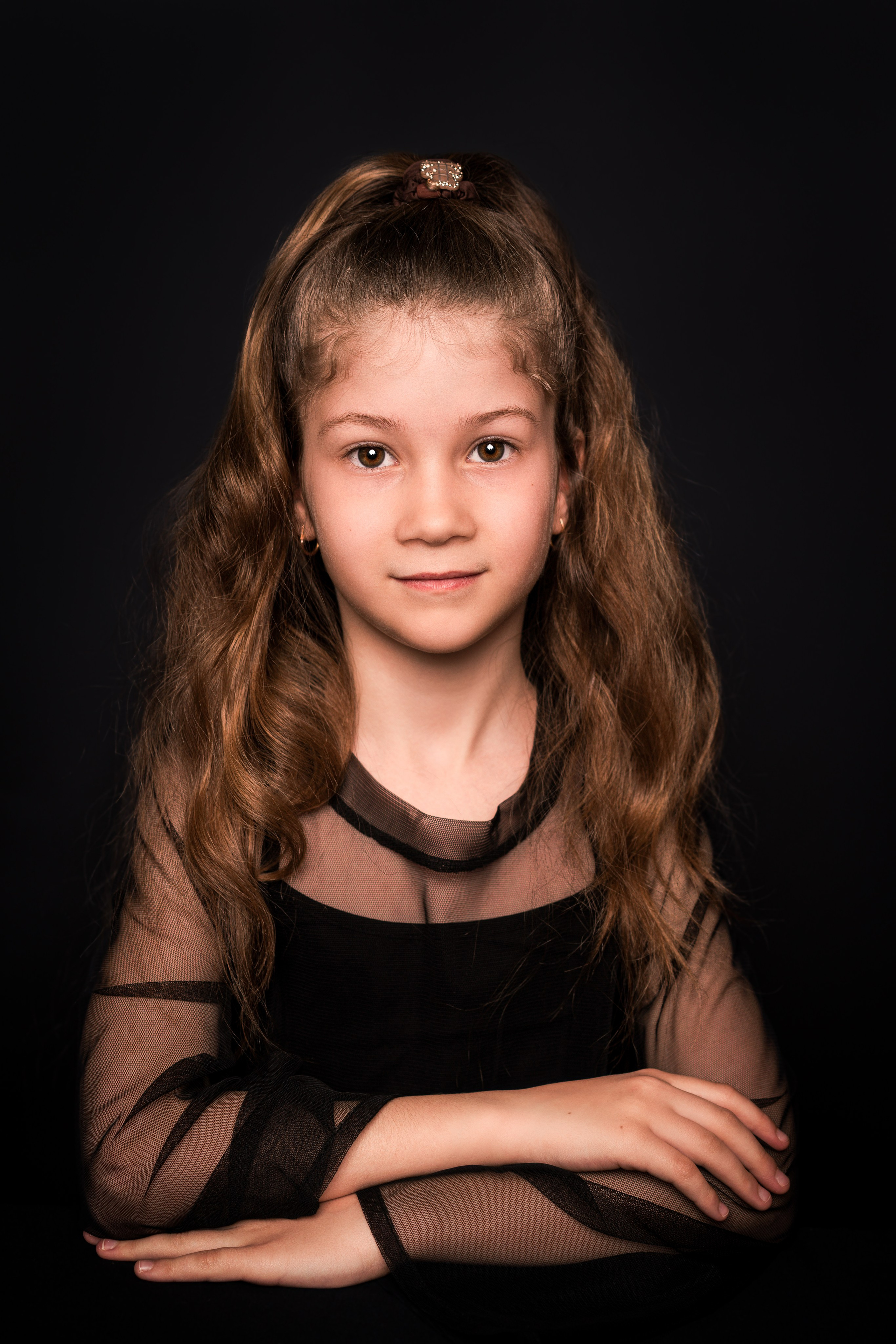 Детский сад, портреты на чёрном фоне. Фотограф Шунова Саша