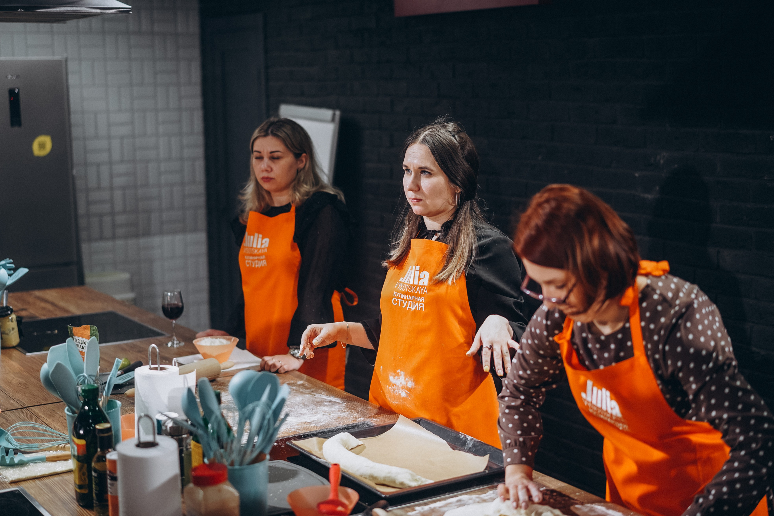 Репортаж с кулинарной студии Юлии Высоцкой. Портретный фотограф в Москве Илья Корненков