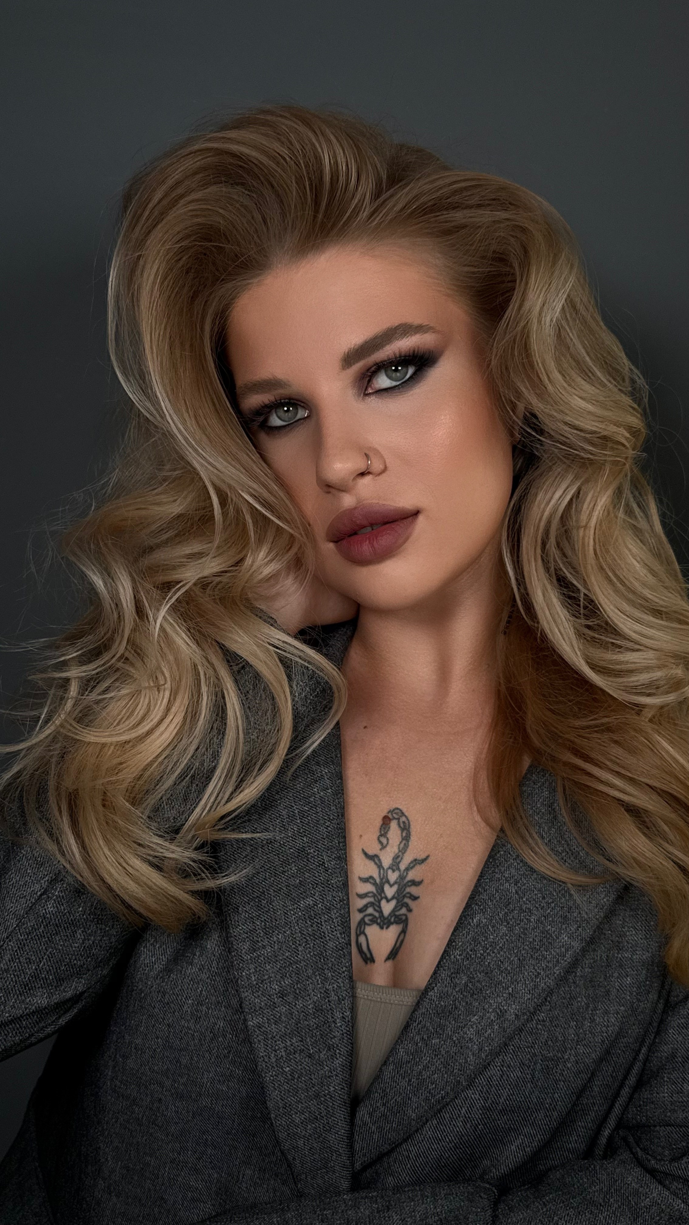 Прически, укладки. Студия визажистов, стилистов по прическам, бровистов и мастеров по ресницам