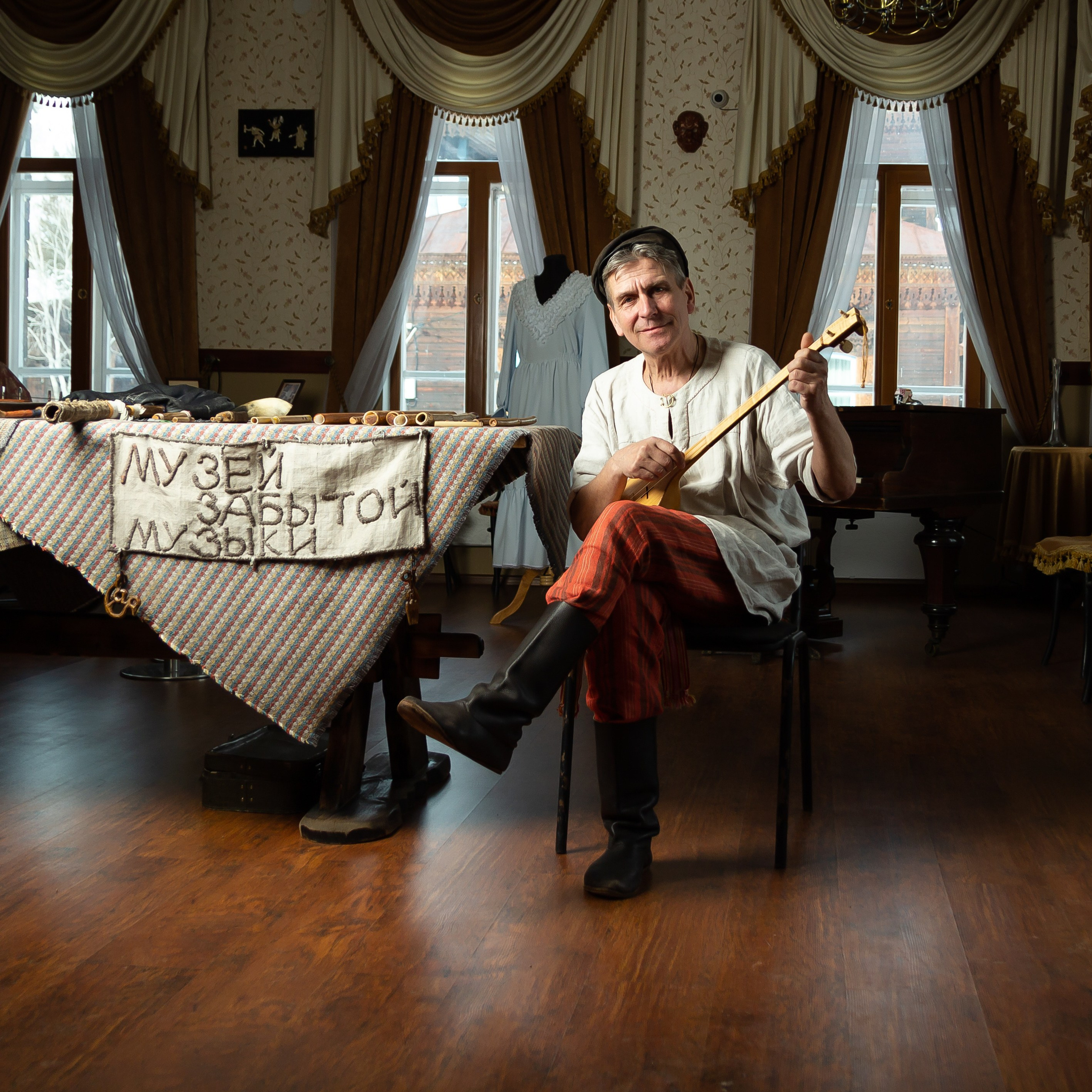 Музей забытой музыки. Александр Стряпунин — предметный фотограф в Улан-Удэ