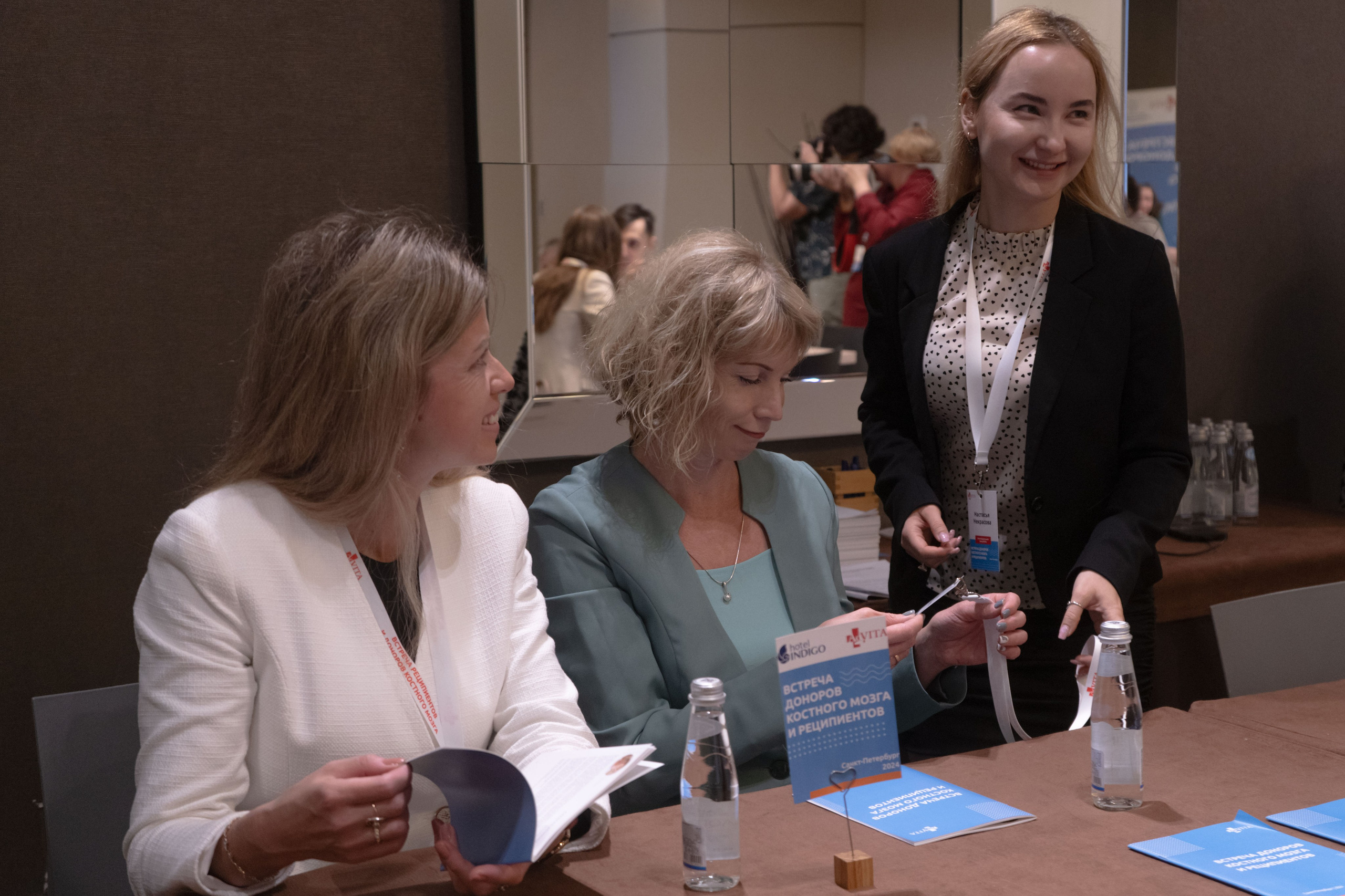 Встреча доноров и реципиентов костного мозга | Адвита. Юля Мурашова портретный и документальный фотограф