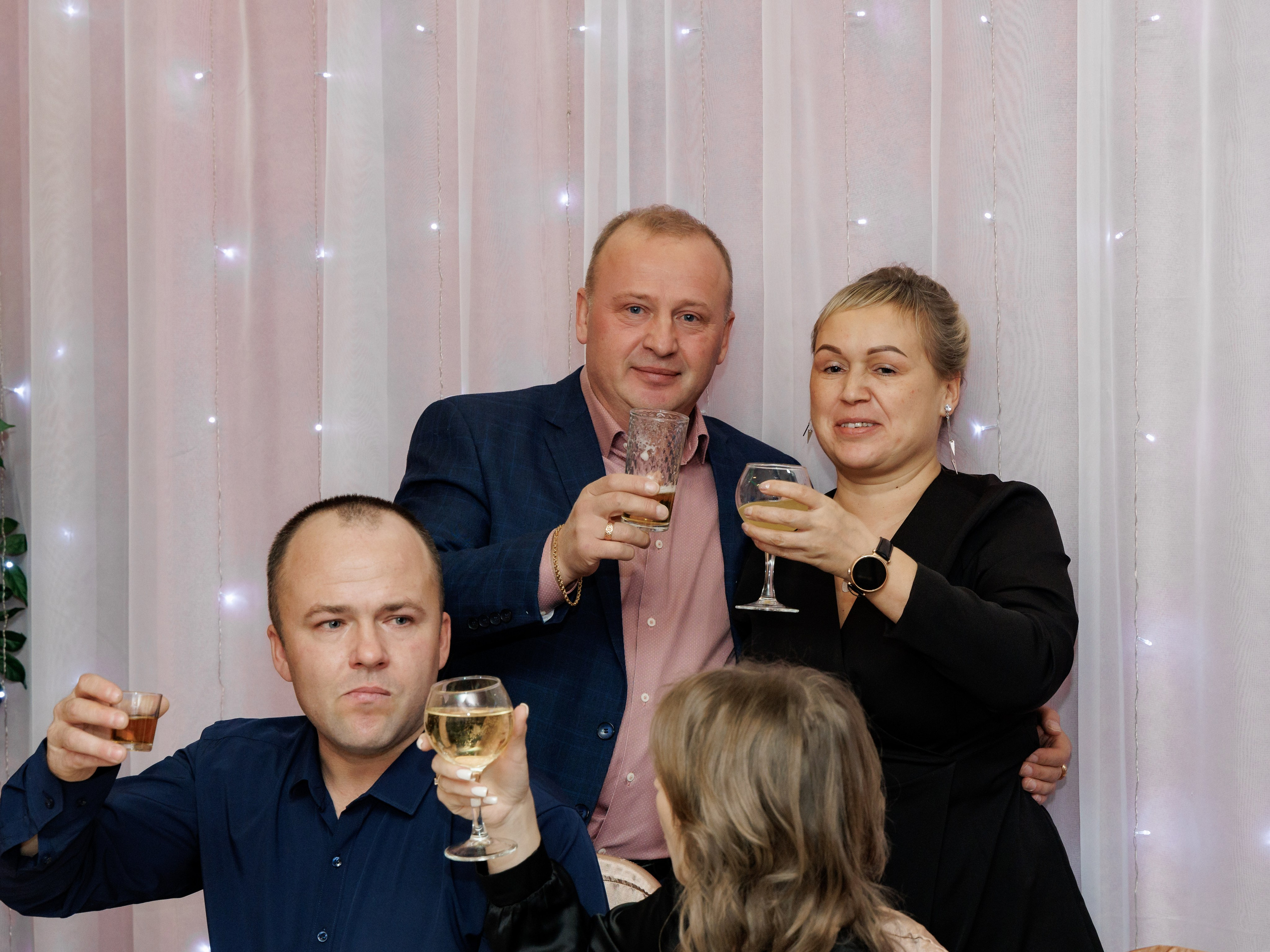 Юбилей Николаю в кафе Зеркальное, г. Сясьстрой. Свадебный и семейный фотограф в г. Волхов Алексей Кочерыжкин