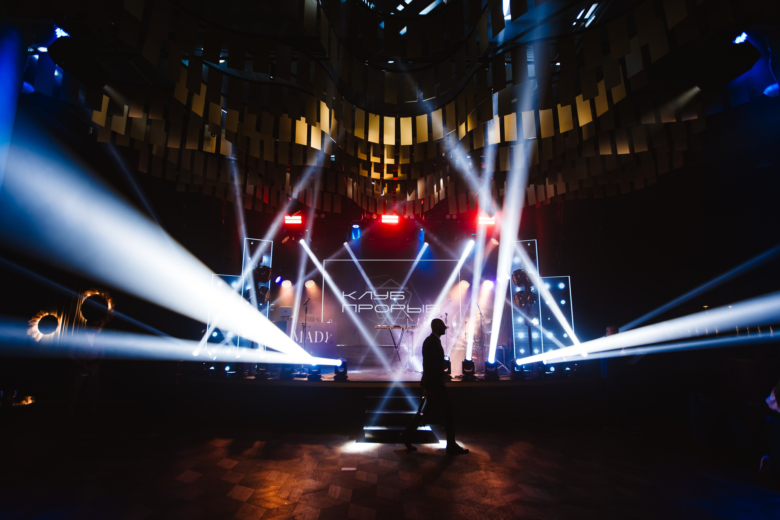 МИХАИЛ ГРЕБЕНЮК «ПРОРЫВ». Фотограф Москва Владимир Филин