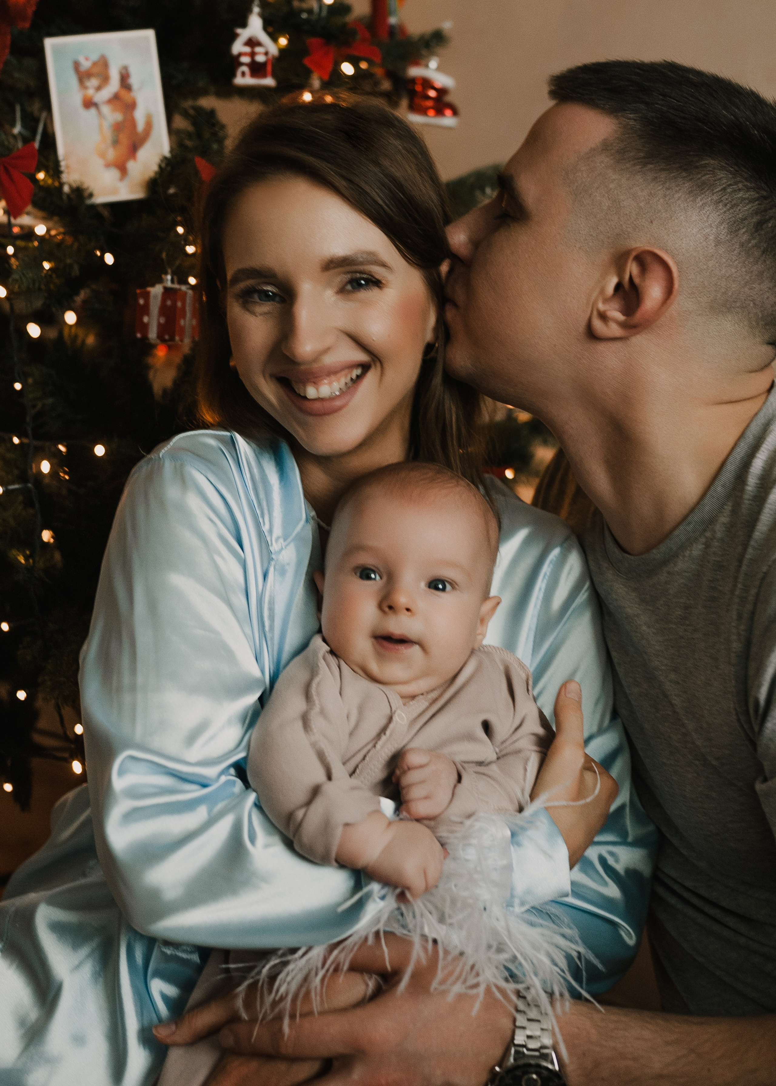 Тренды новогодних съемок 2025. Фотограф в Екатеринбурге Артём Зайнетдинов