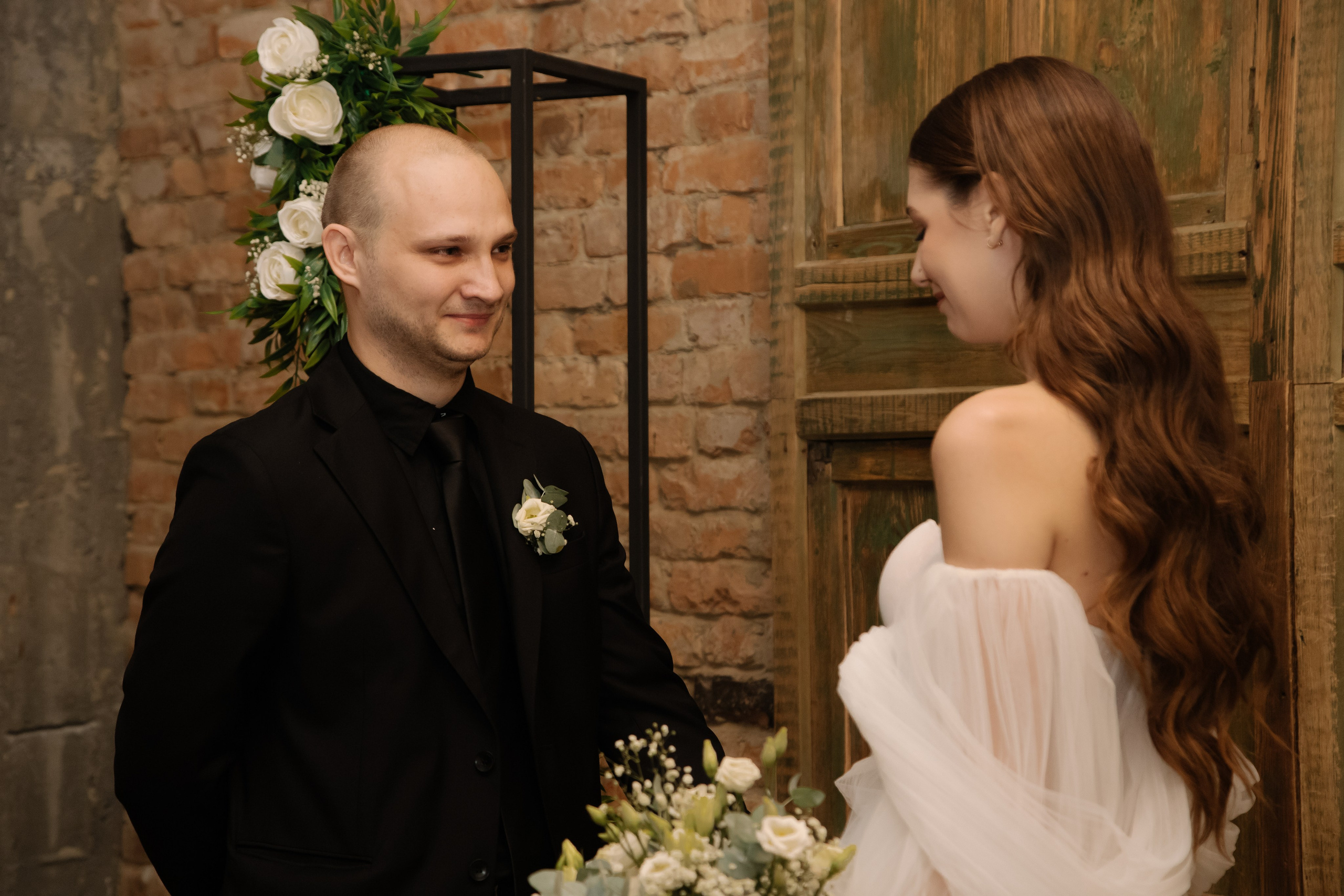 Цветочная локация. Свадебный фотограф Челябинск Полина Чеботарь