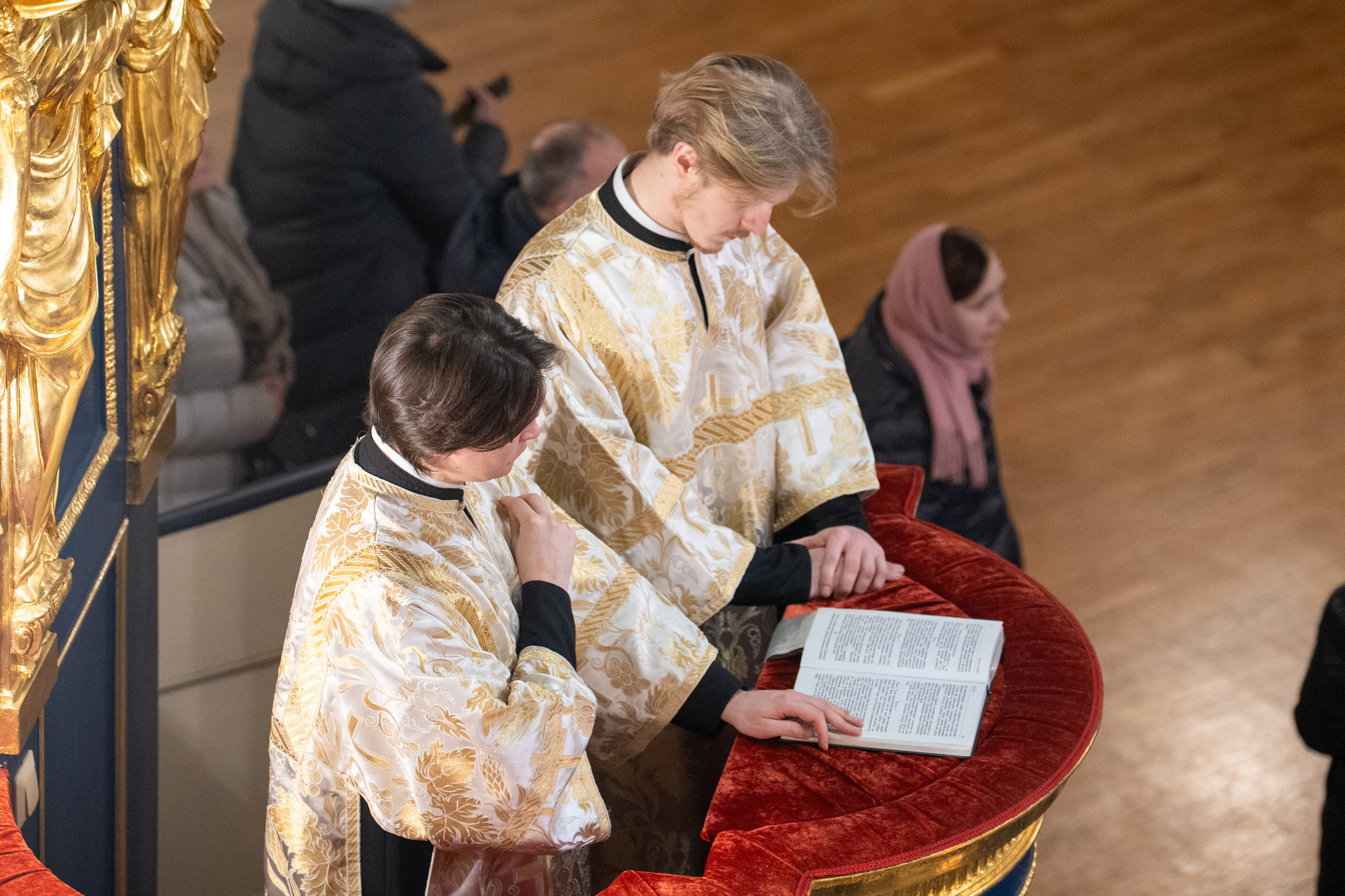 Праздничное бдение в Николо-Богоявленском морском соборе. НИКОЛО-БОГОЯВЛЕНСКИЙ МОРСКОЙ СОБОР