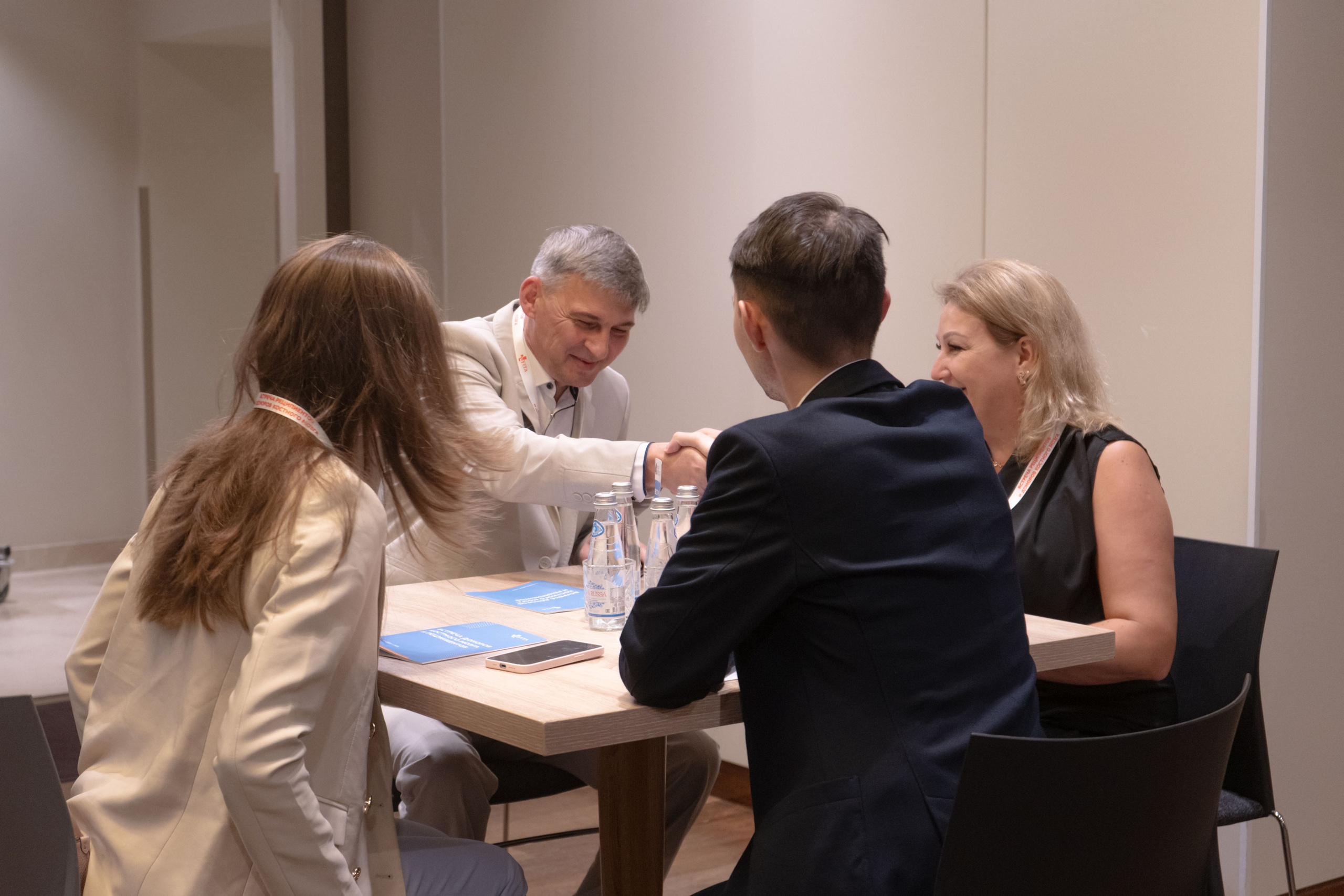 Встреча доноров и реципиентов костного мозга | Адвита. Юля Мурашова портретный и документальный фотограф