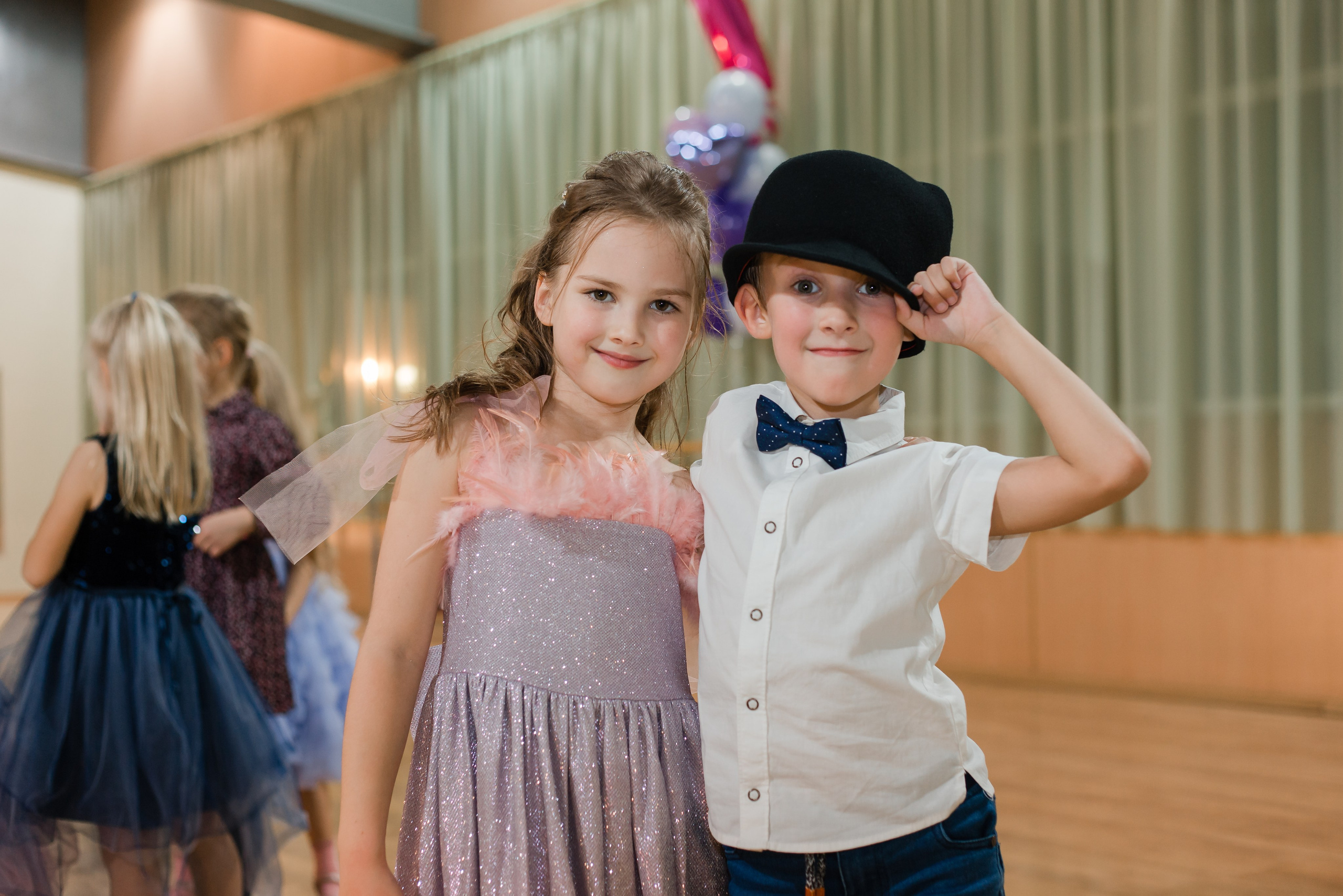 Фотосъемка детского дня рожденья. Видеосъемка и фотосъемка свадеб. Фотограф и оператор на свадьбу. Видеосъемка подкастов, собственная видео-фотостудии. Предметная фотосъемка