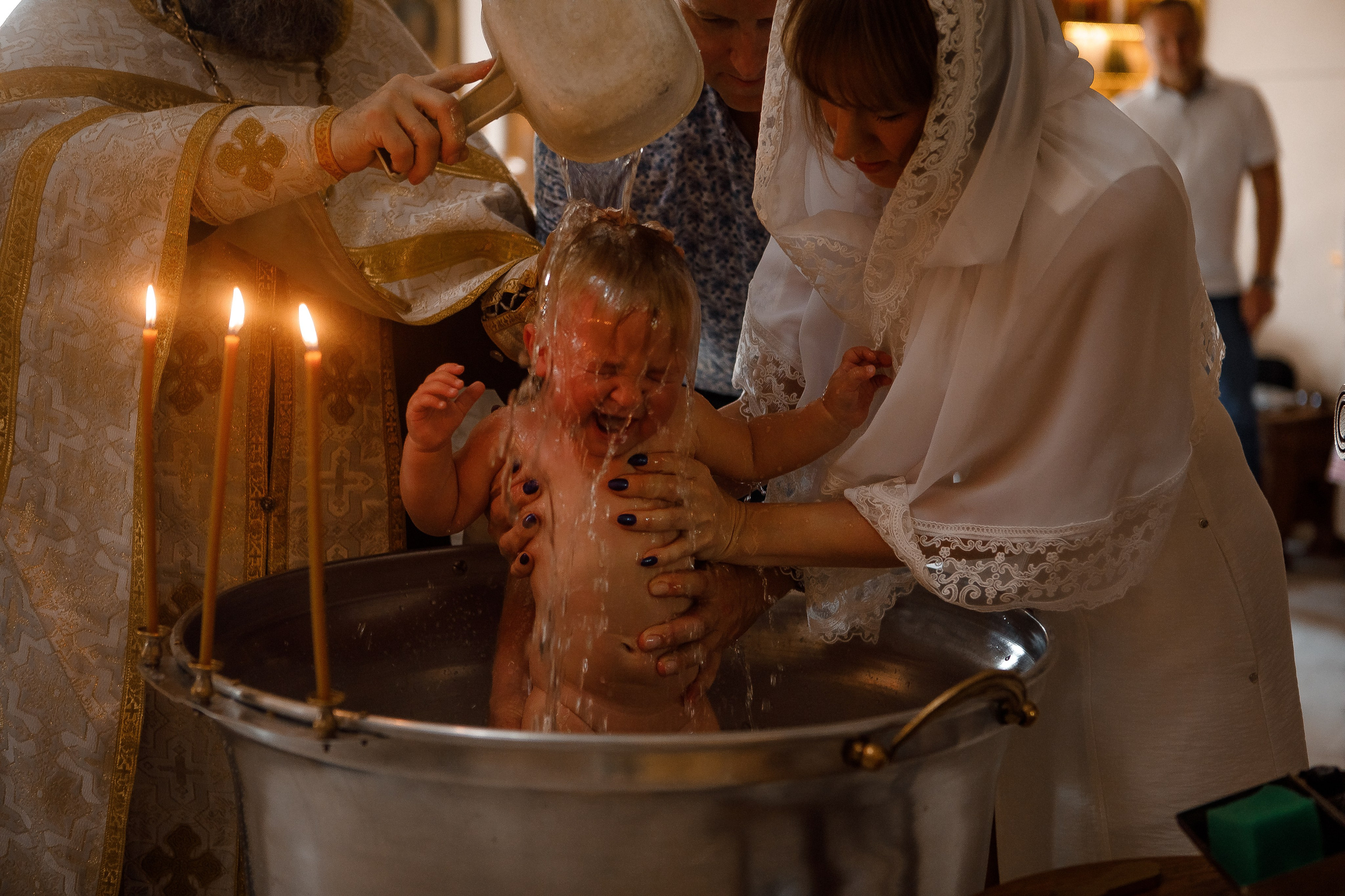 Таинство крещения. Фотограф материнства и таинства кормления Екатерина Кузьмин